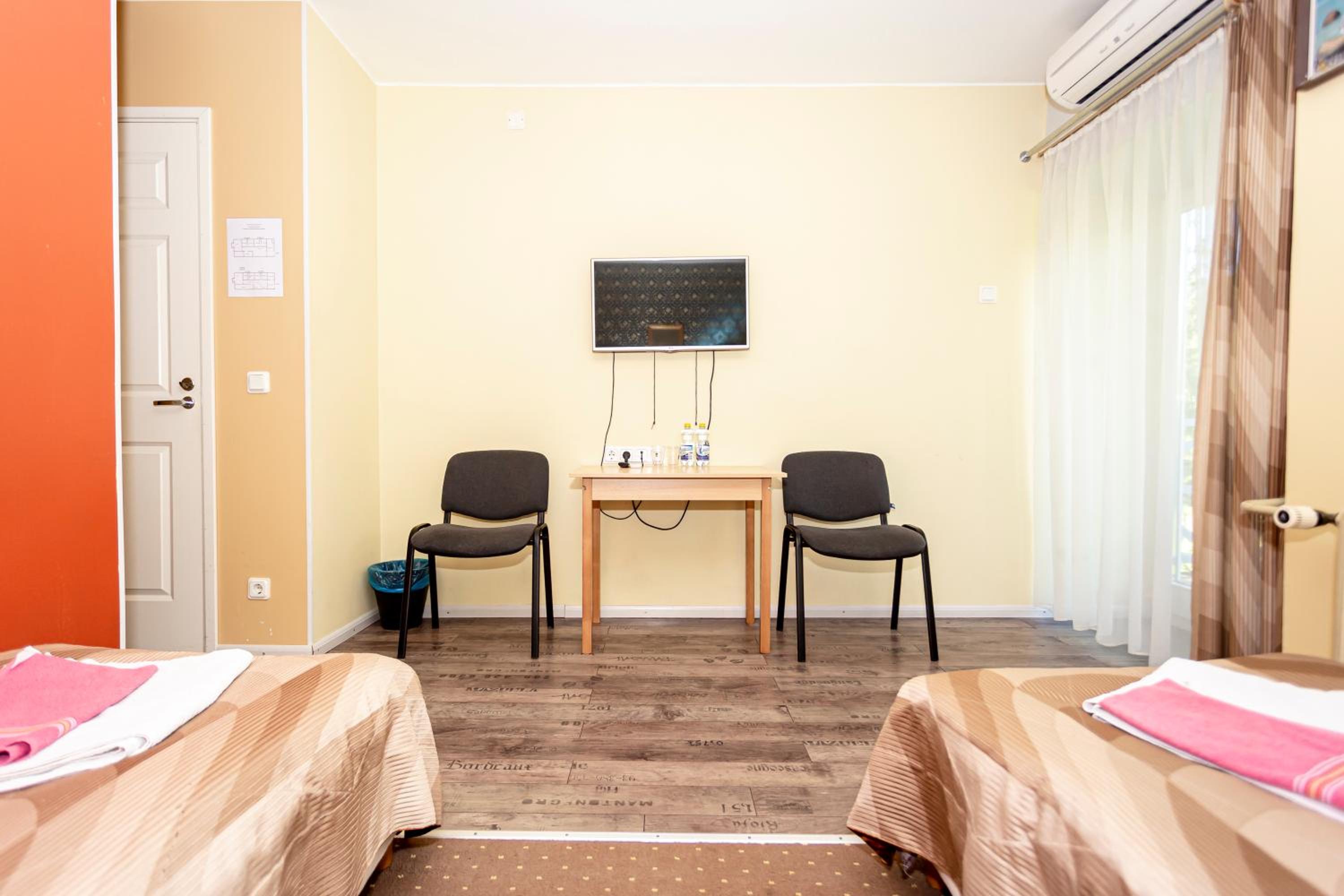 Twin Room with Balcony photo 3