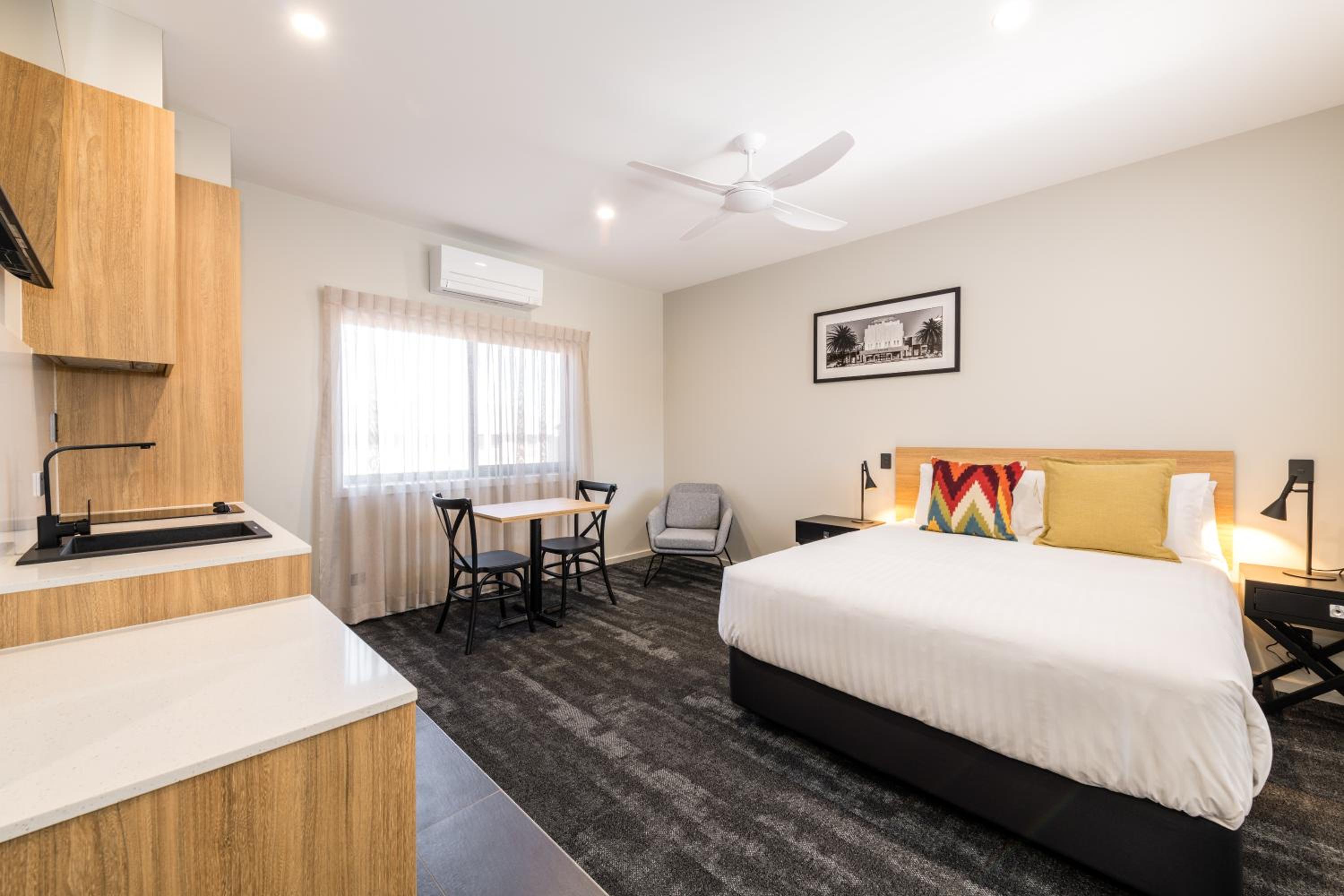 Deluxe Queen Room