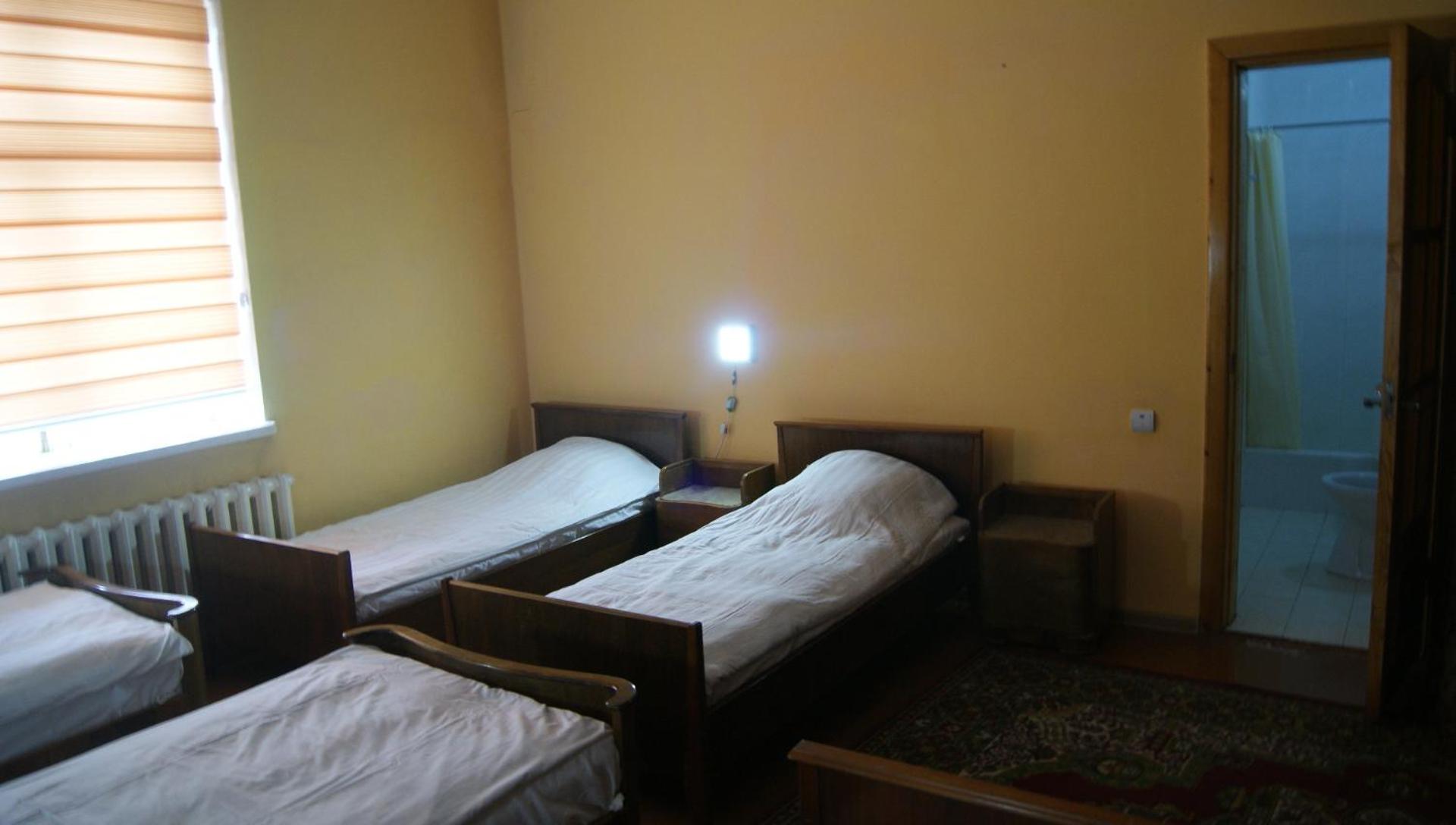 8-Bed Mixed Dormitory Room