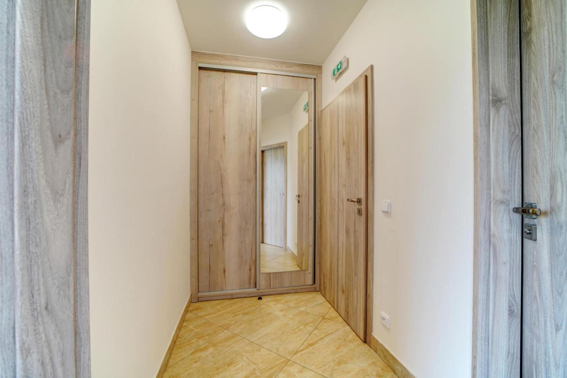 Deluxe Double Room with Bath - Photo 5