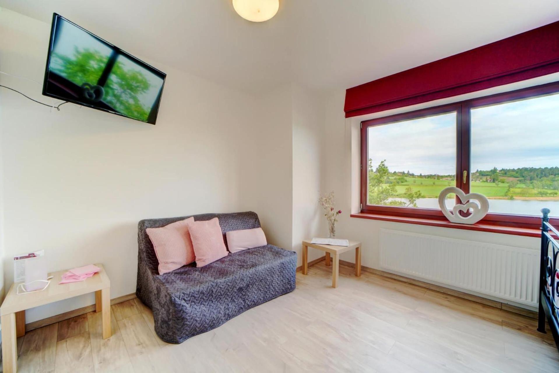 Deluxe Double Room with Bath - Photo 6