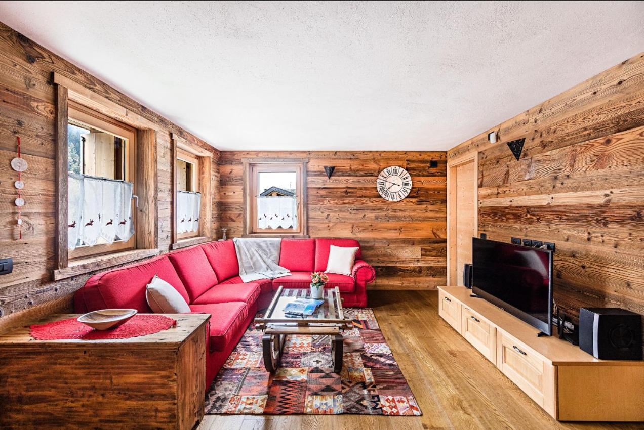 Three-Bedroom Chalet photo 1