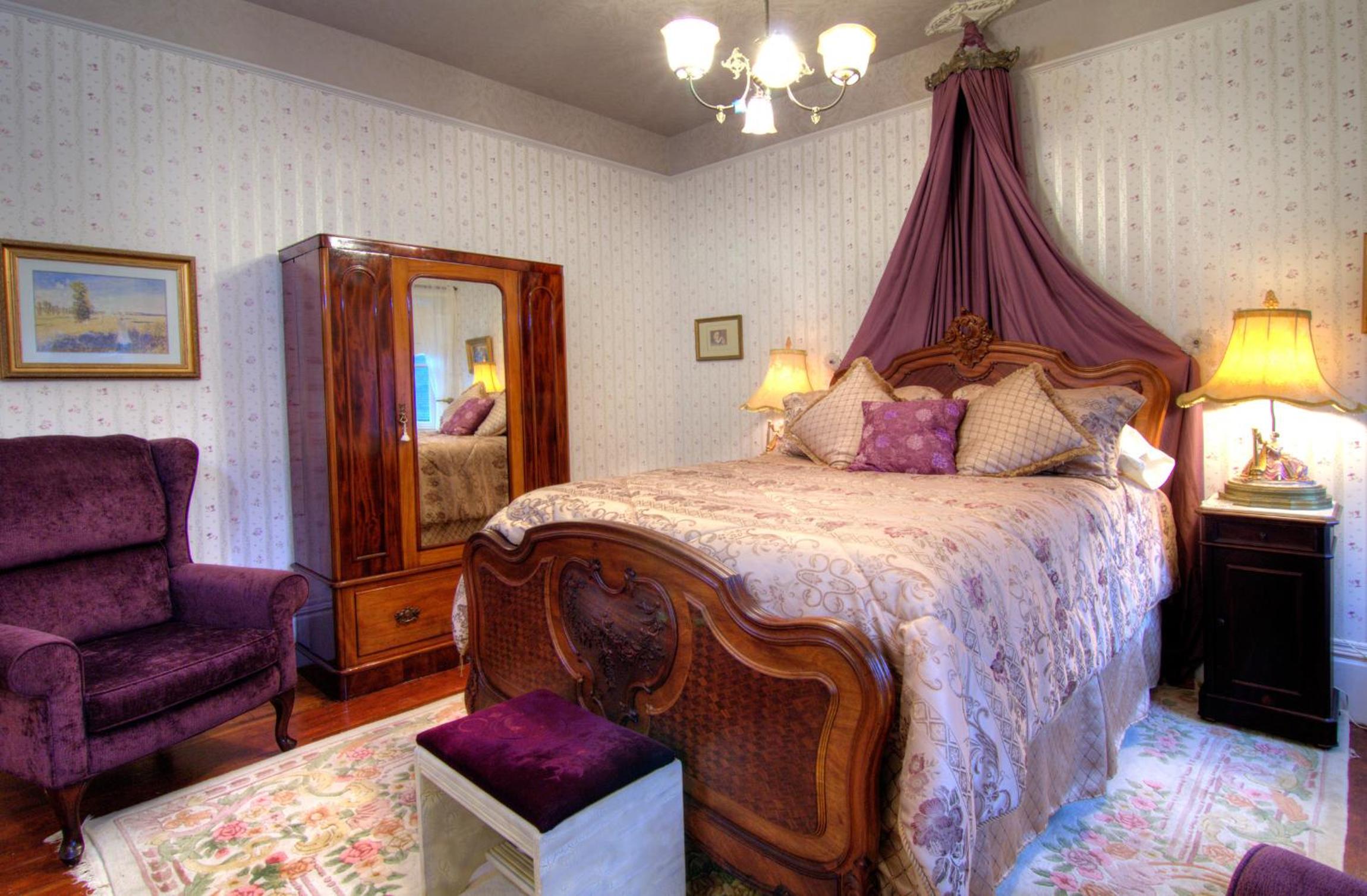 Queen Suite photo 2