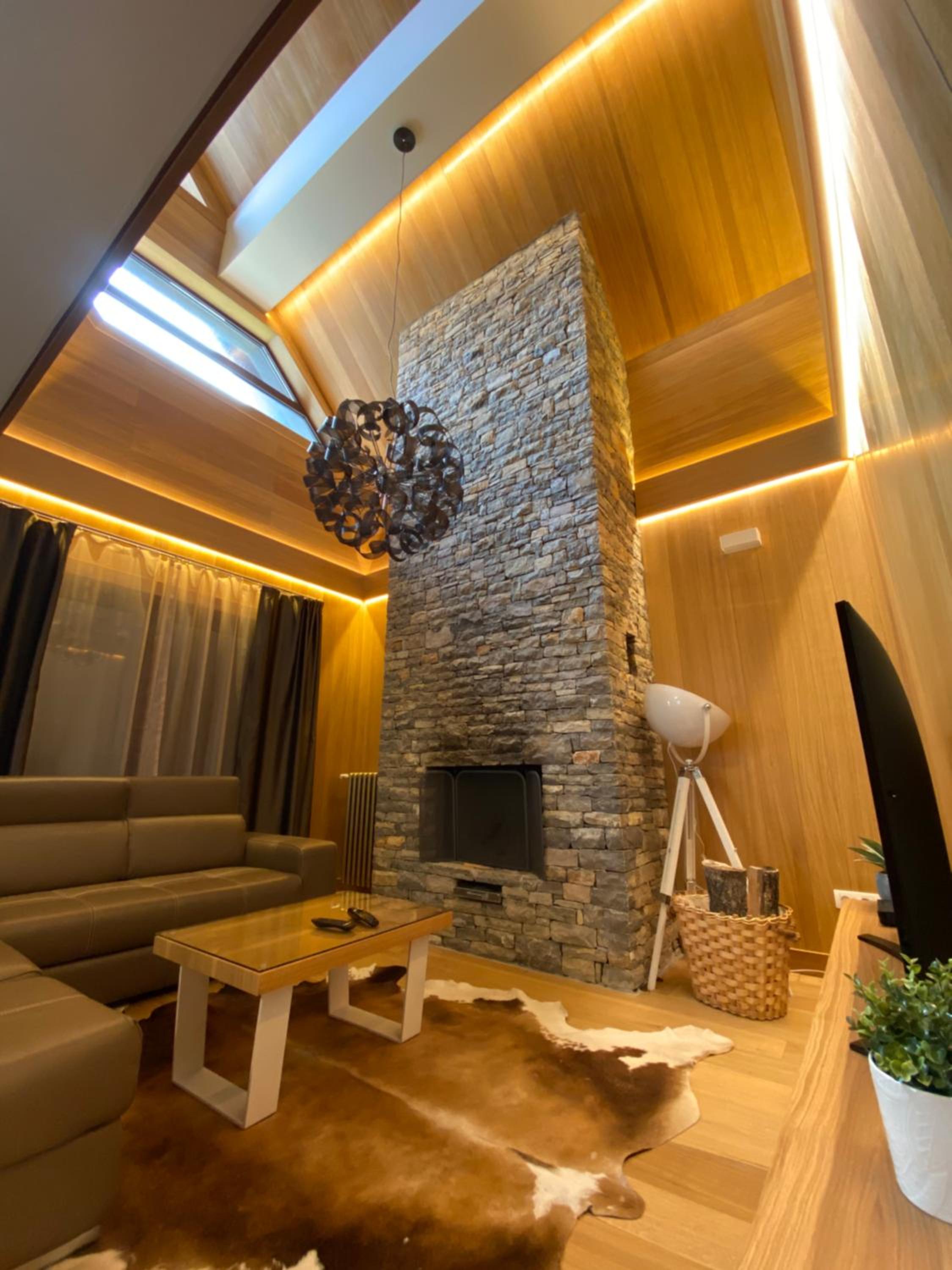 Three-Bedroom Apartment - Photo 7