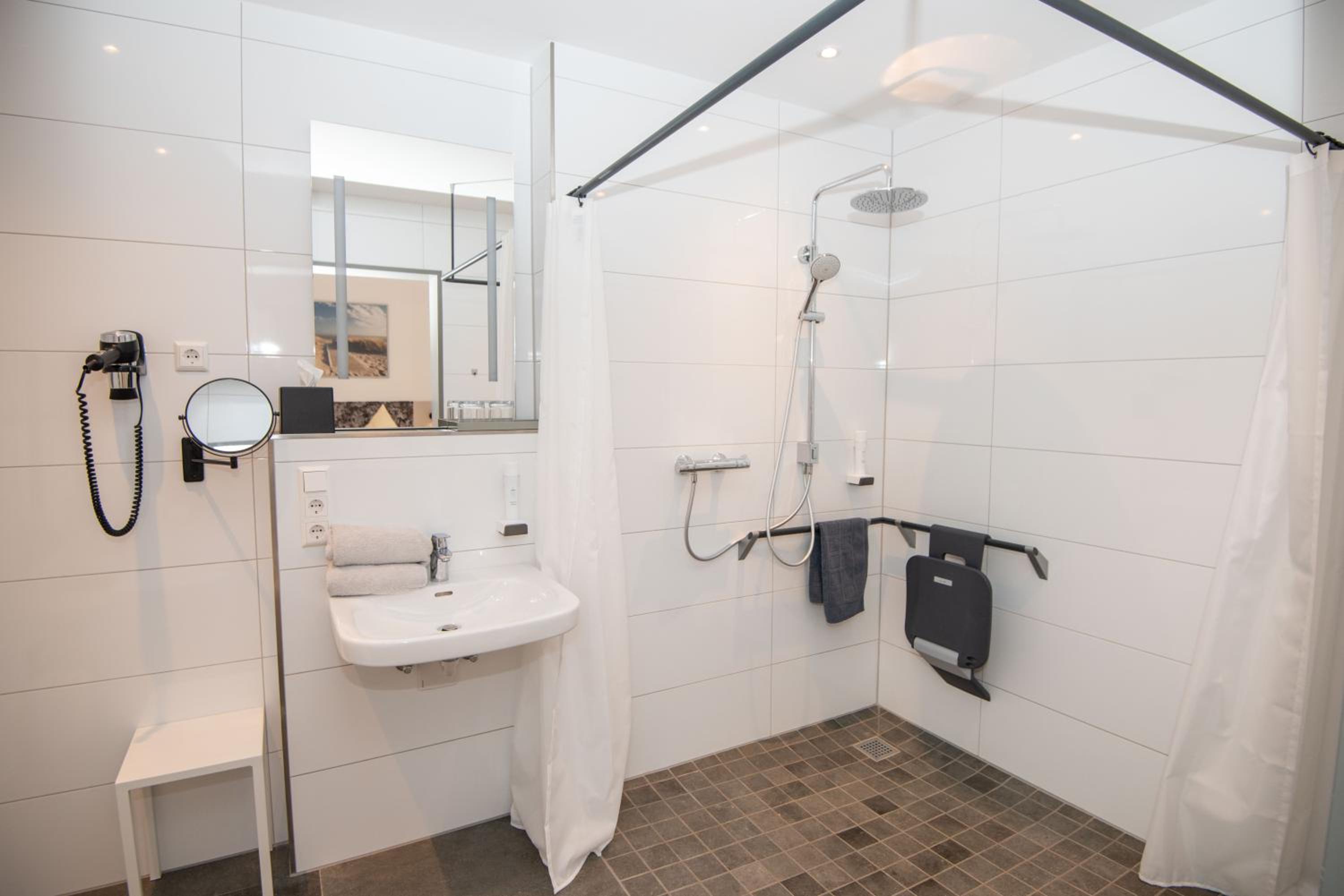 Double Room - Disability Access photo 2