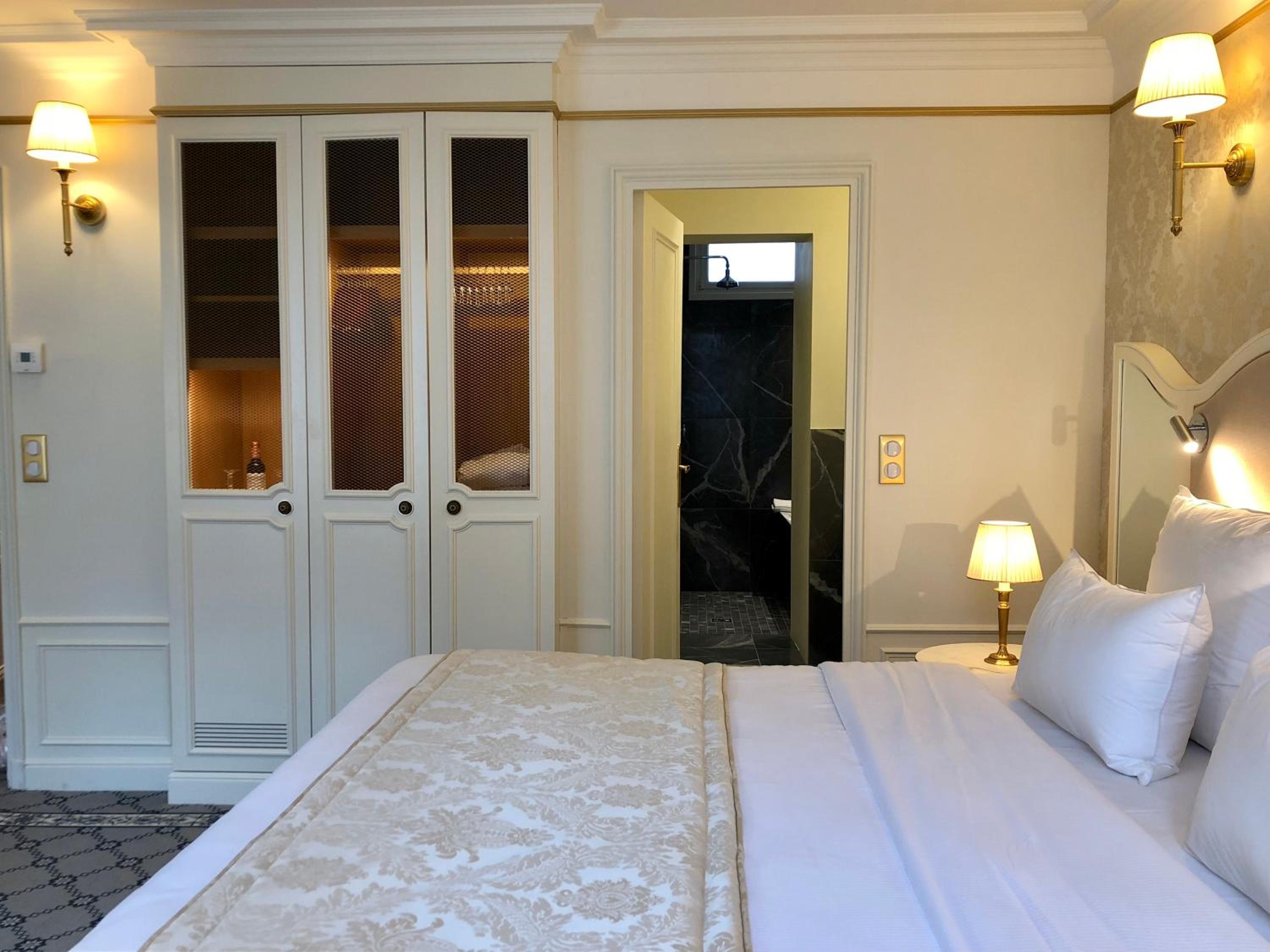Deluxe Double or Twin Room photo 2