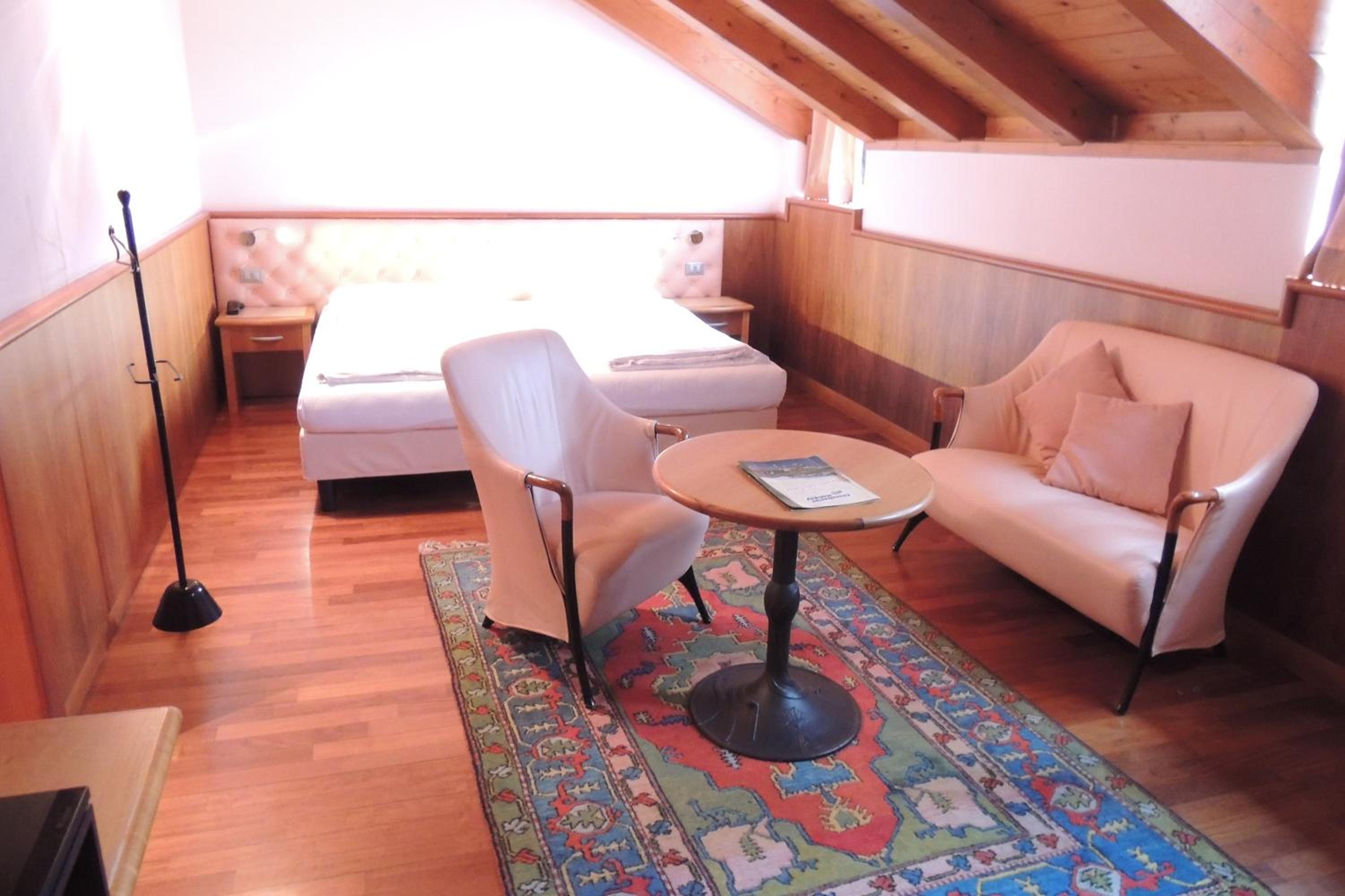 Superior Double or Twin Room - Photo 3