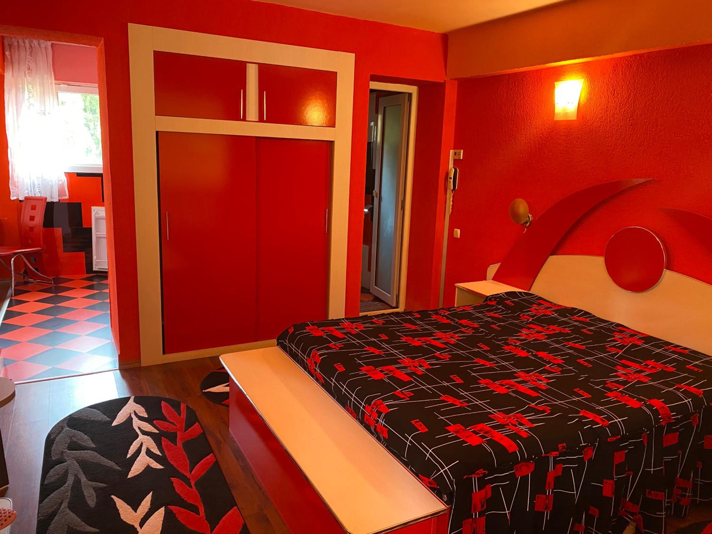 One-Bedroom Apartment (2 Adults + 2 Children) photo 1