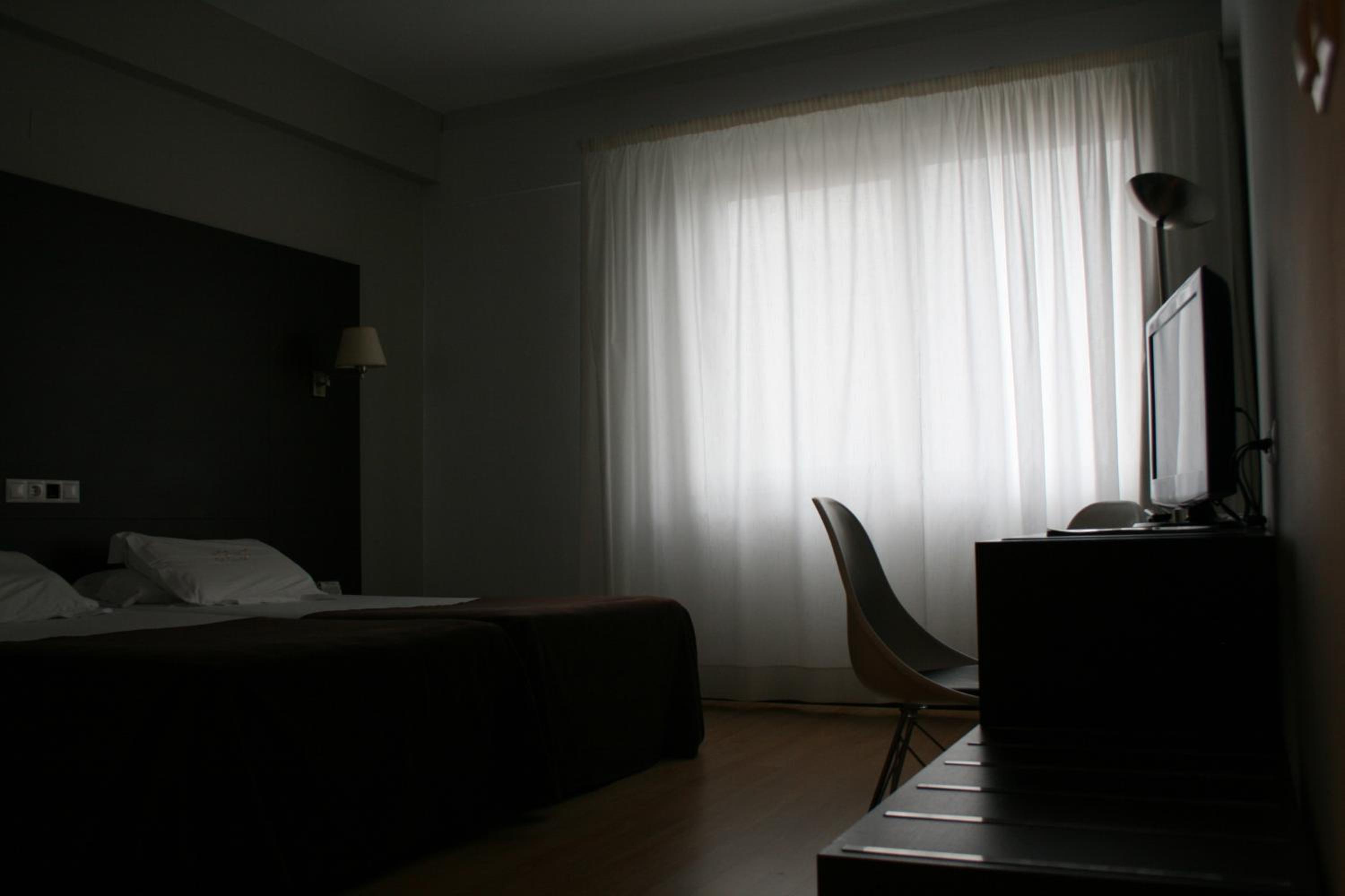 Family Room (2 Adults + 2 Children)