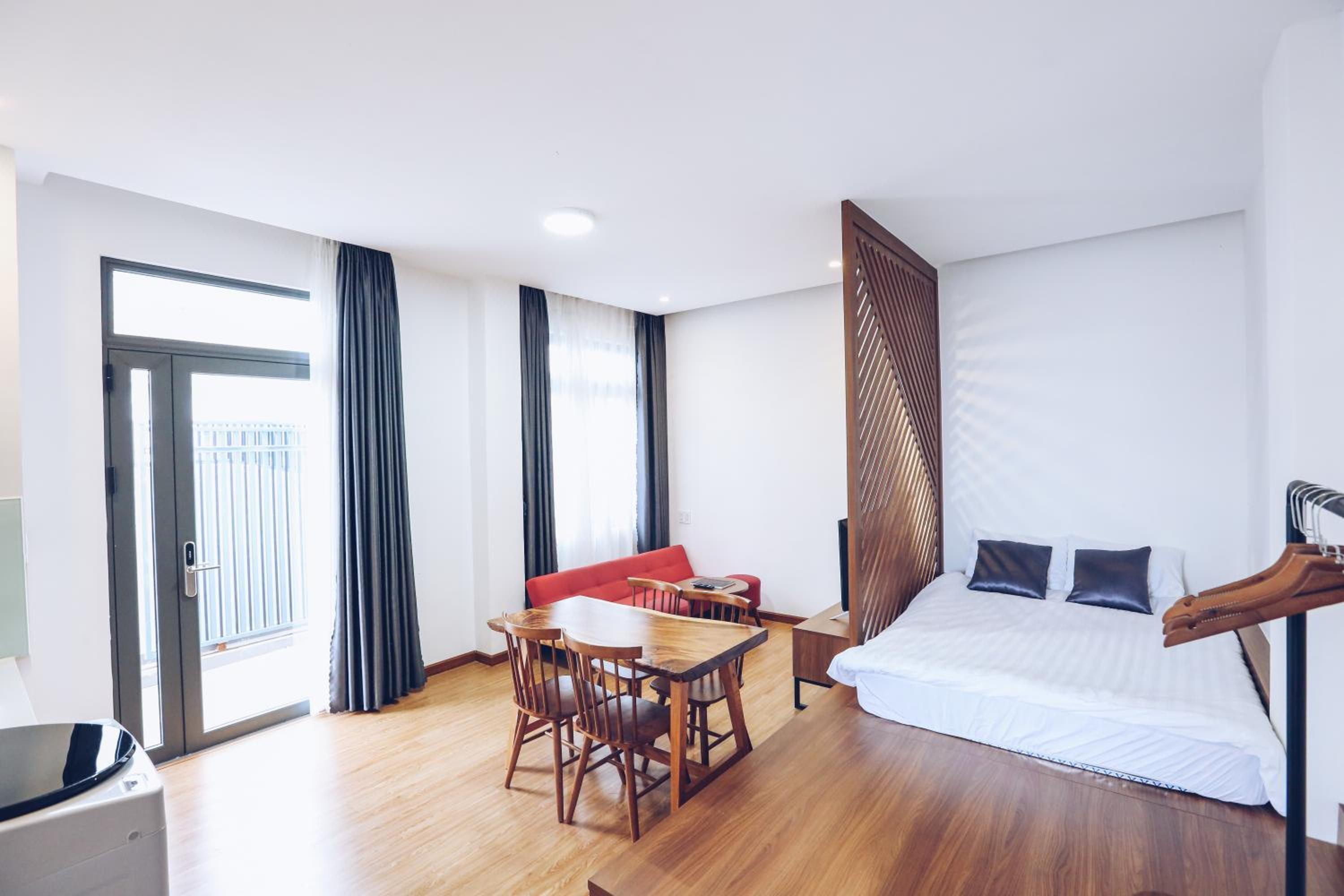 Apartment with Garden View - Photo 7