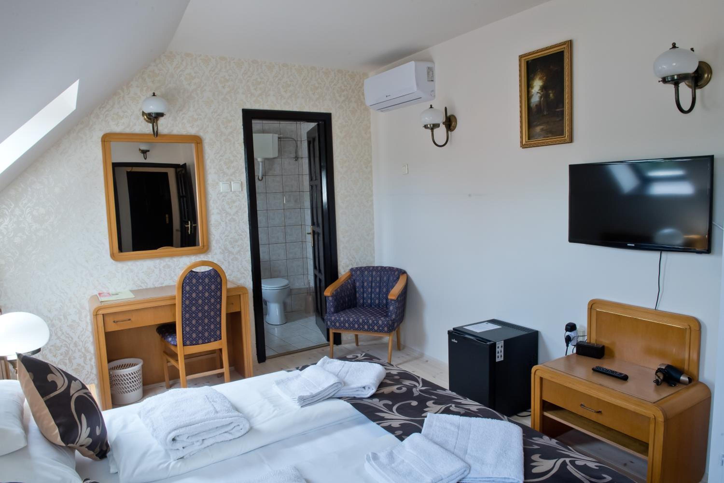 Classic Double Room - Photo 6