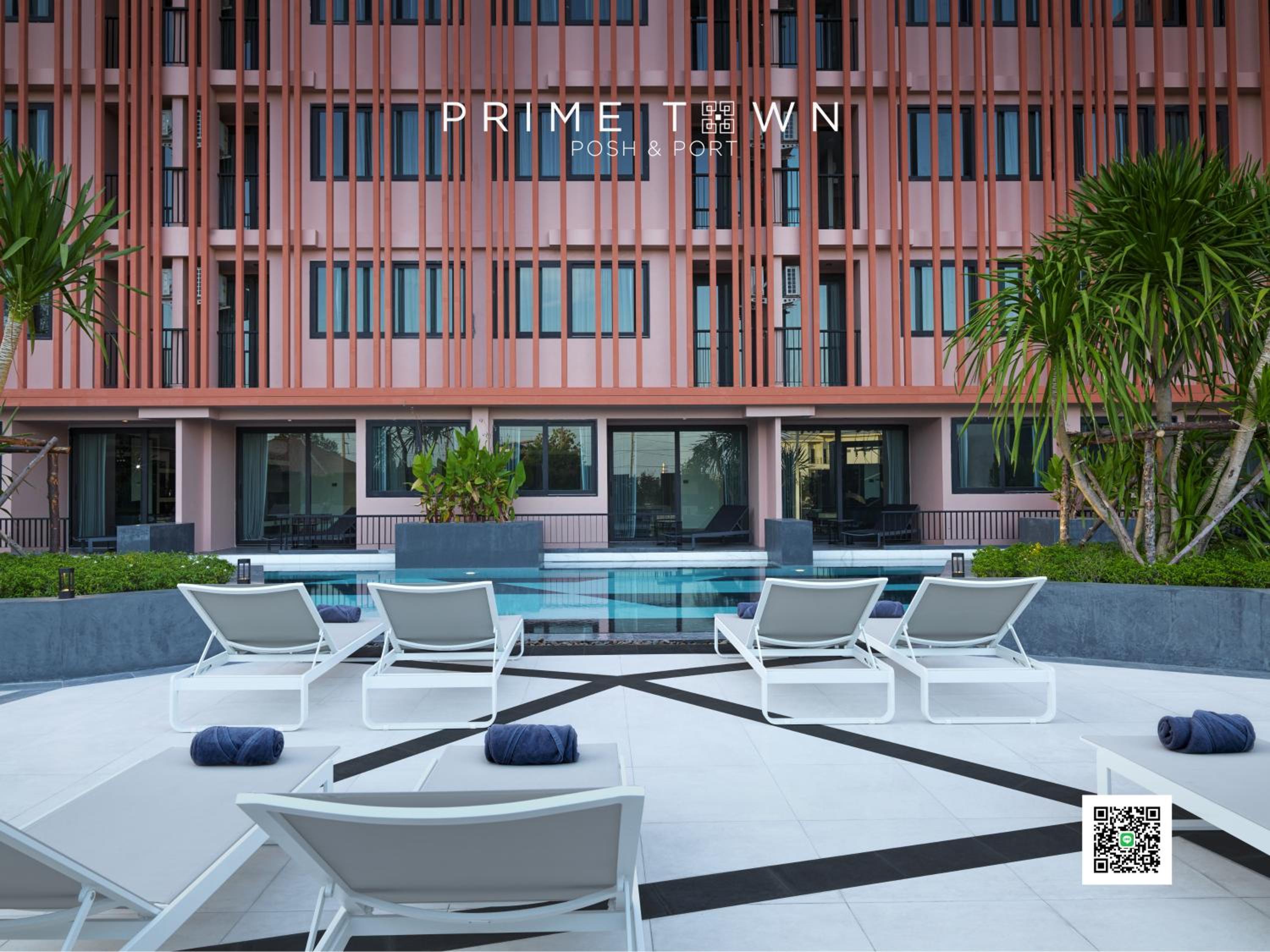 Superior with Pool View - Photo 9