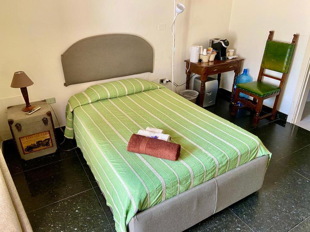 Single Room with Private Bathroom photo 1