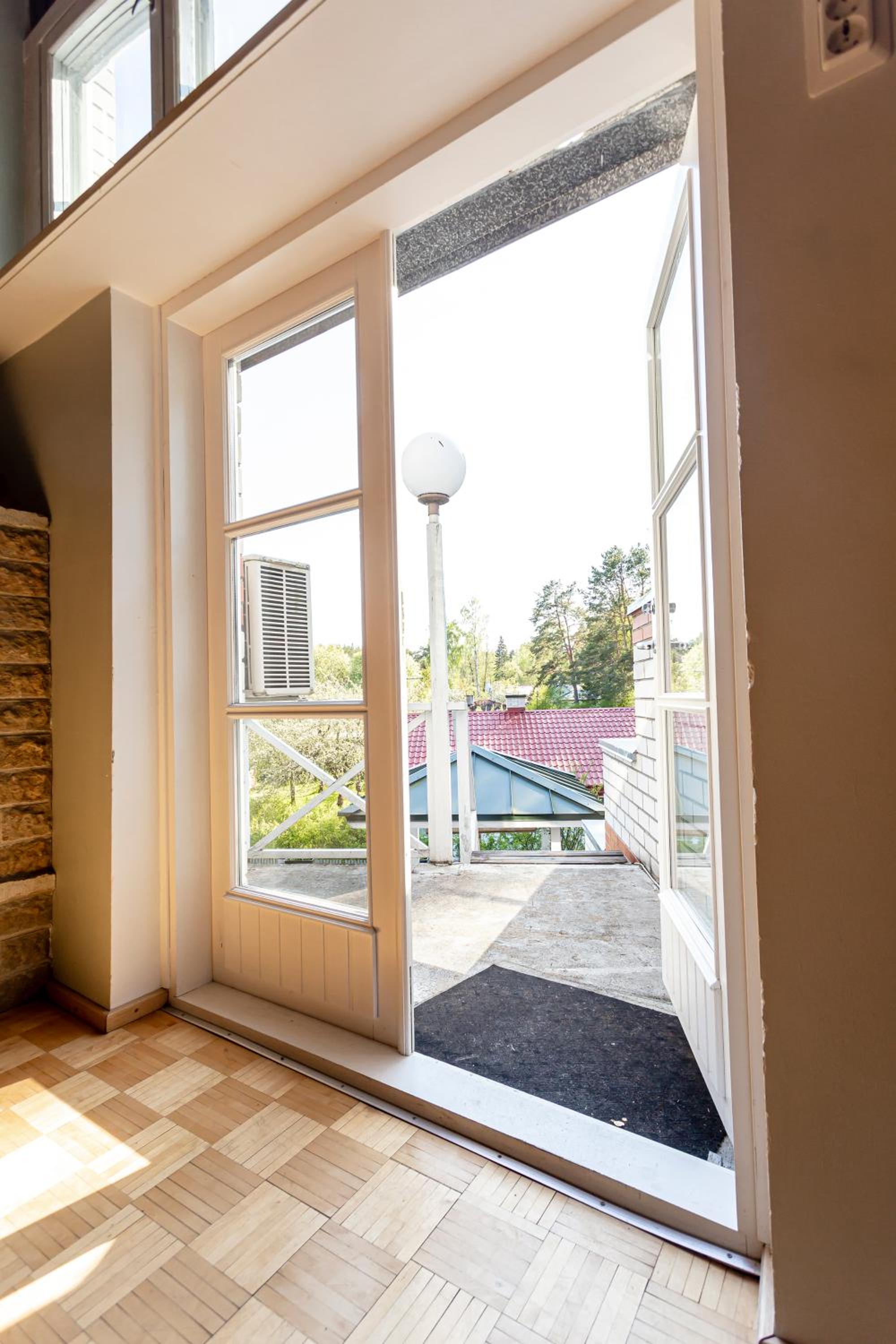 Villa photo 2