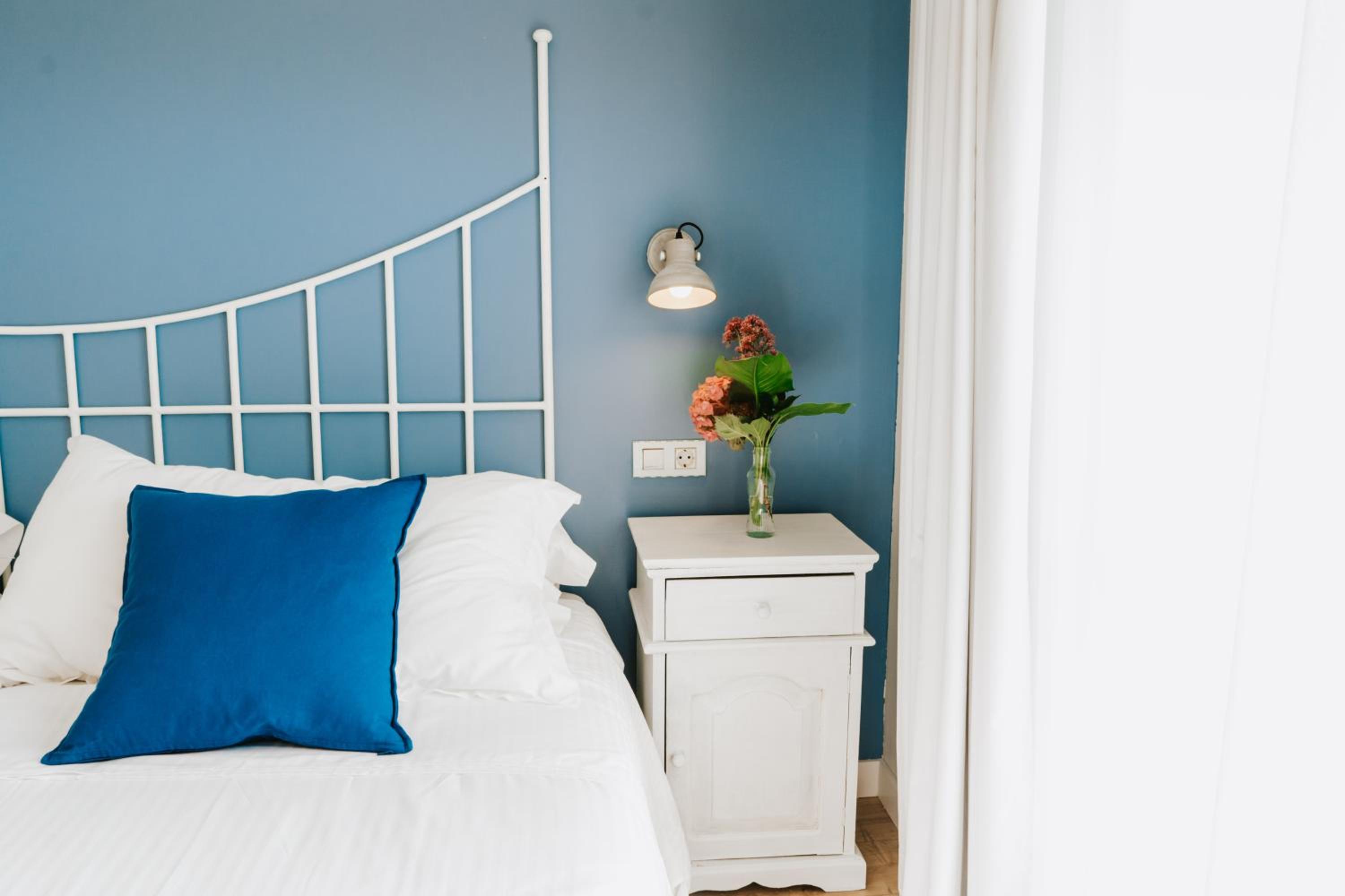 Double or Twin Room - Photo 13