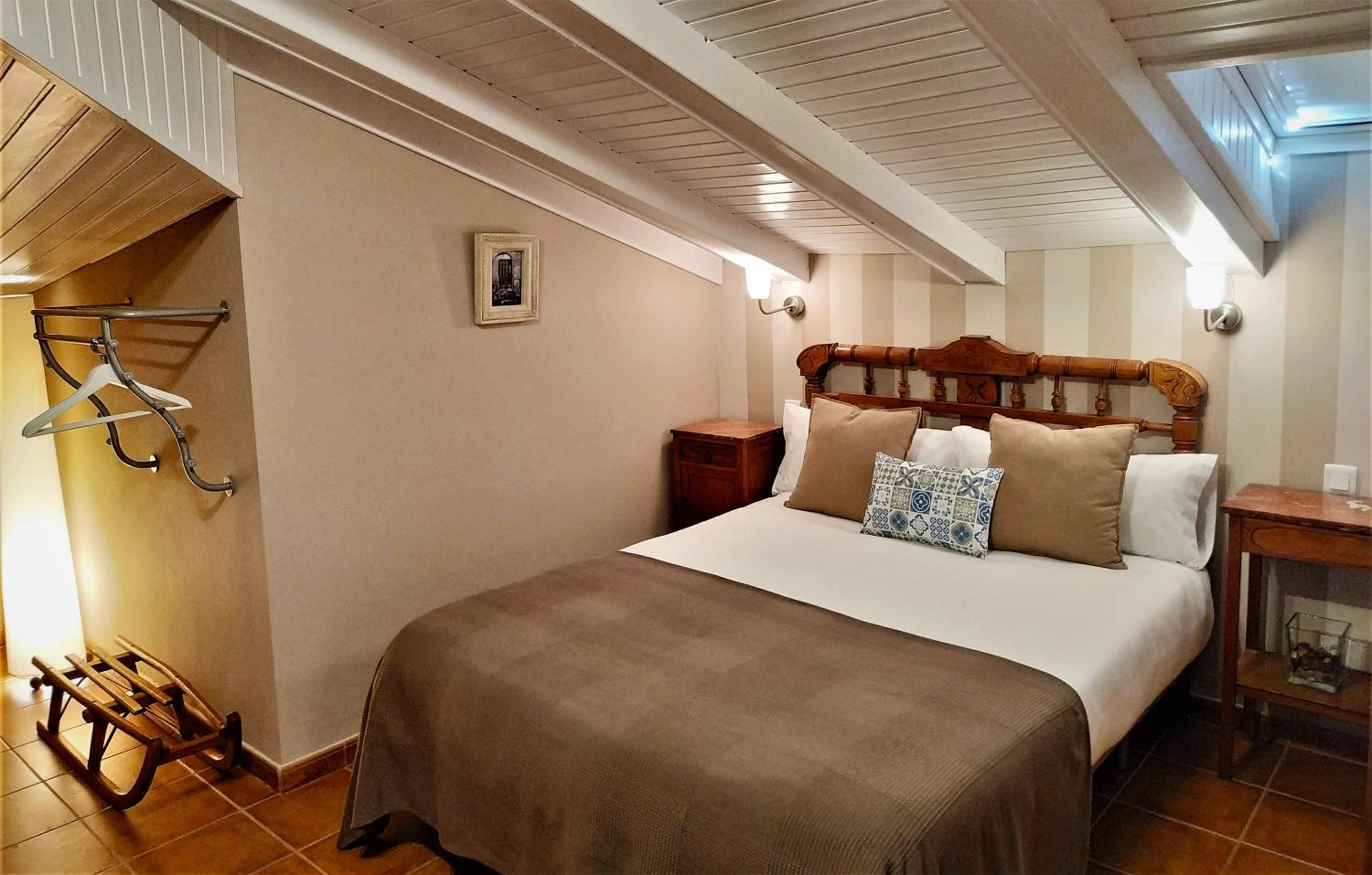 Family Room with Private Bathroom photo 3