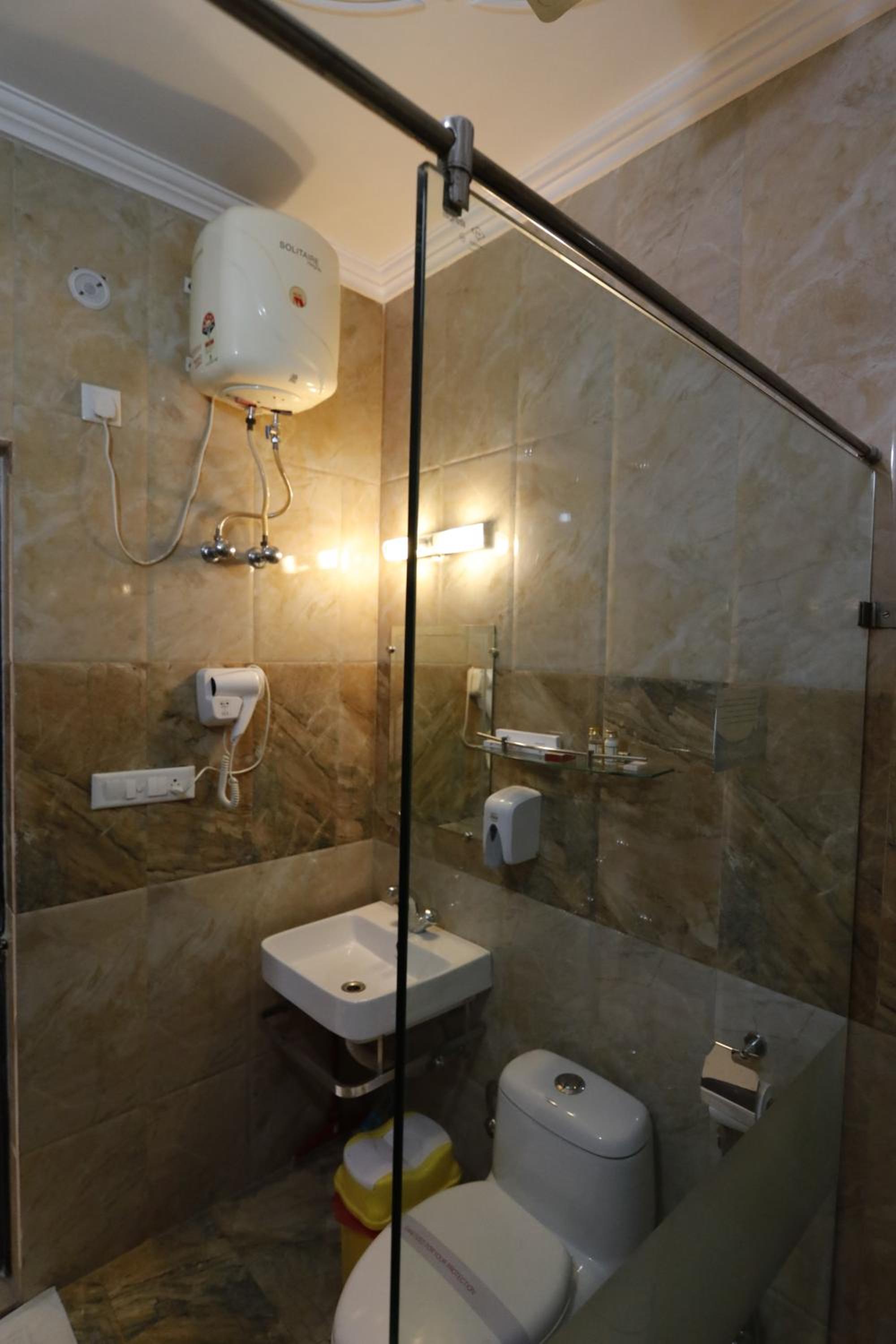 Premier Double Room - Photo 13
