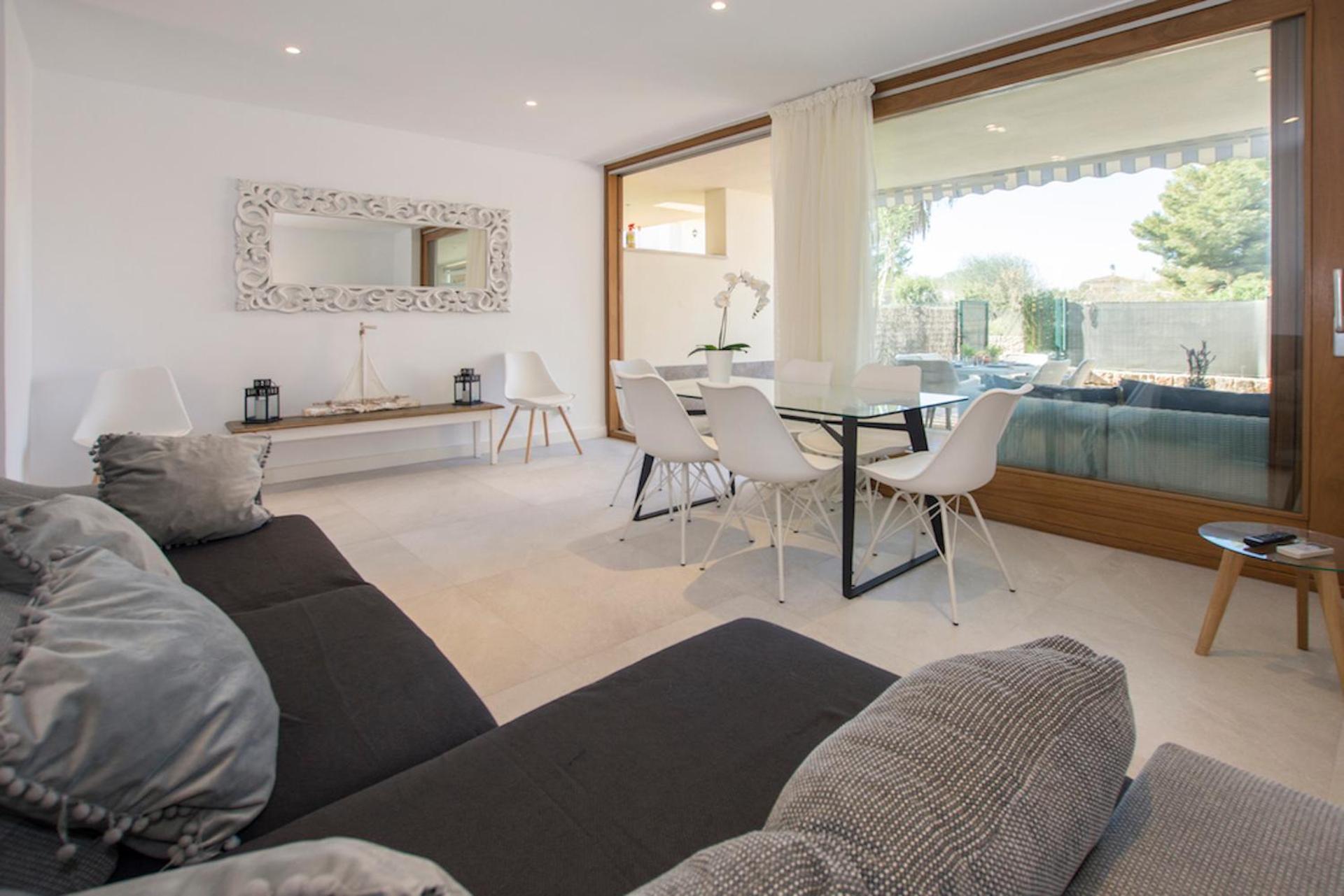 Three-Bedroom House photo 2