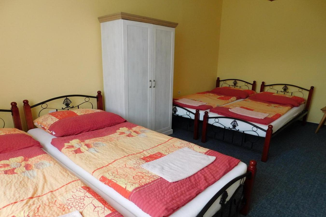 Two-Bedroom Apartment (8 Adults) photo 3