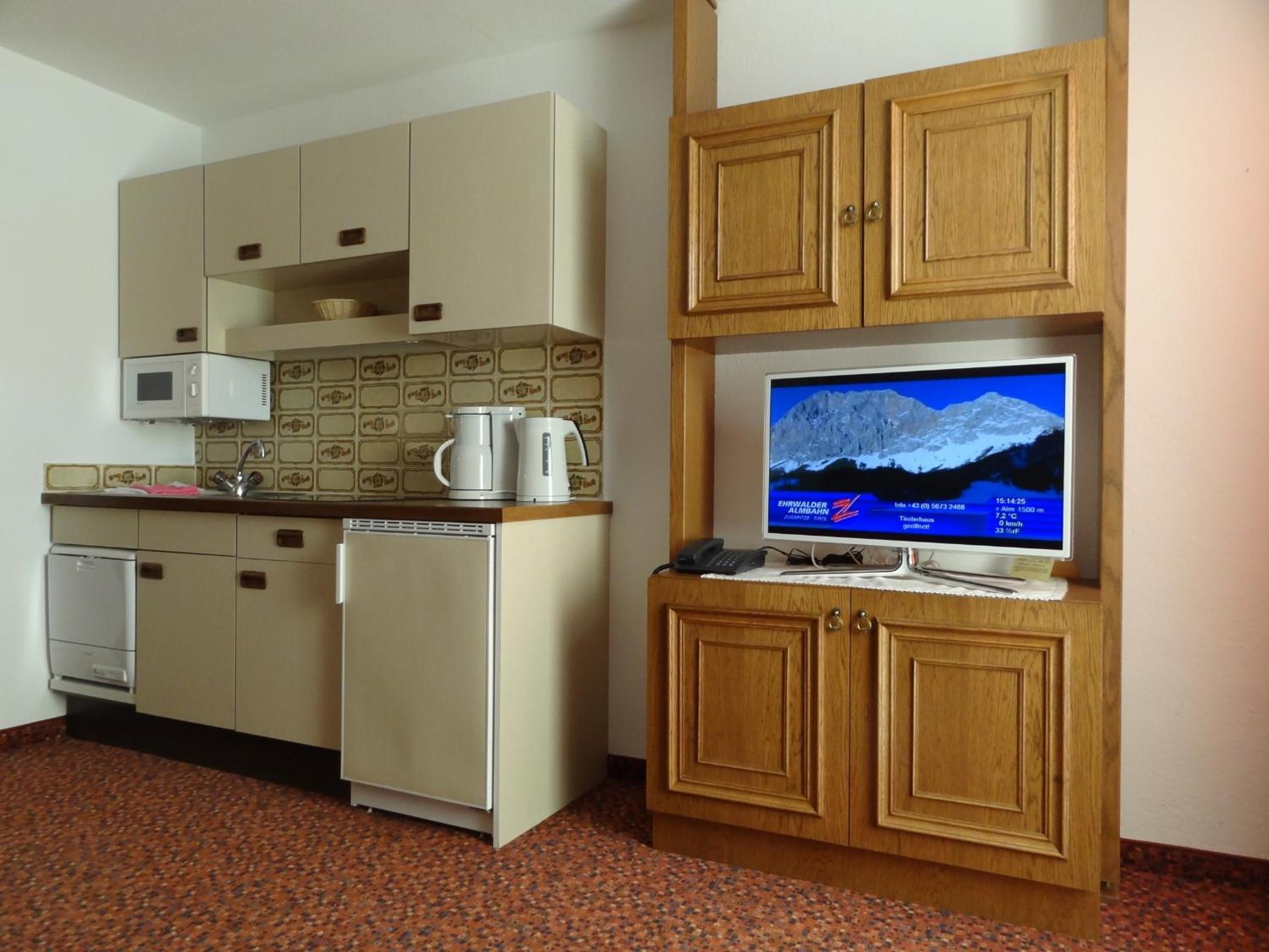 One-Bedroom Apartment with Balcony photo 3