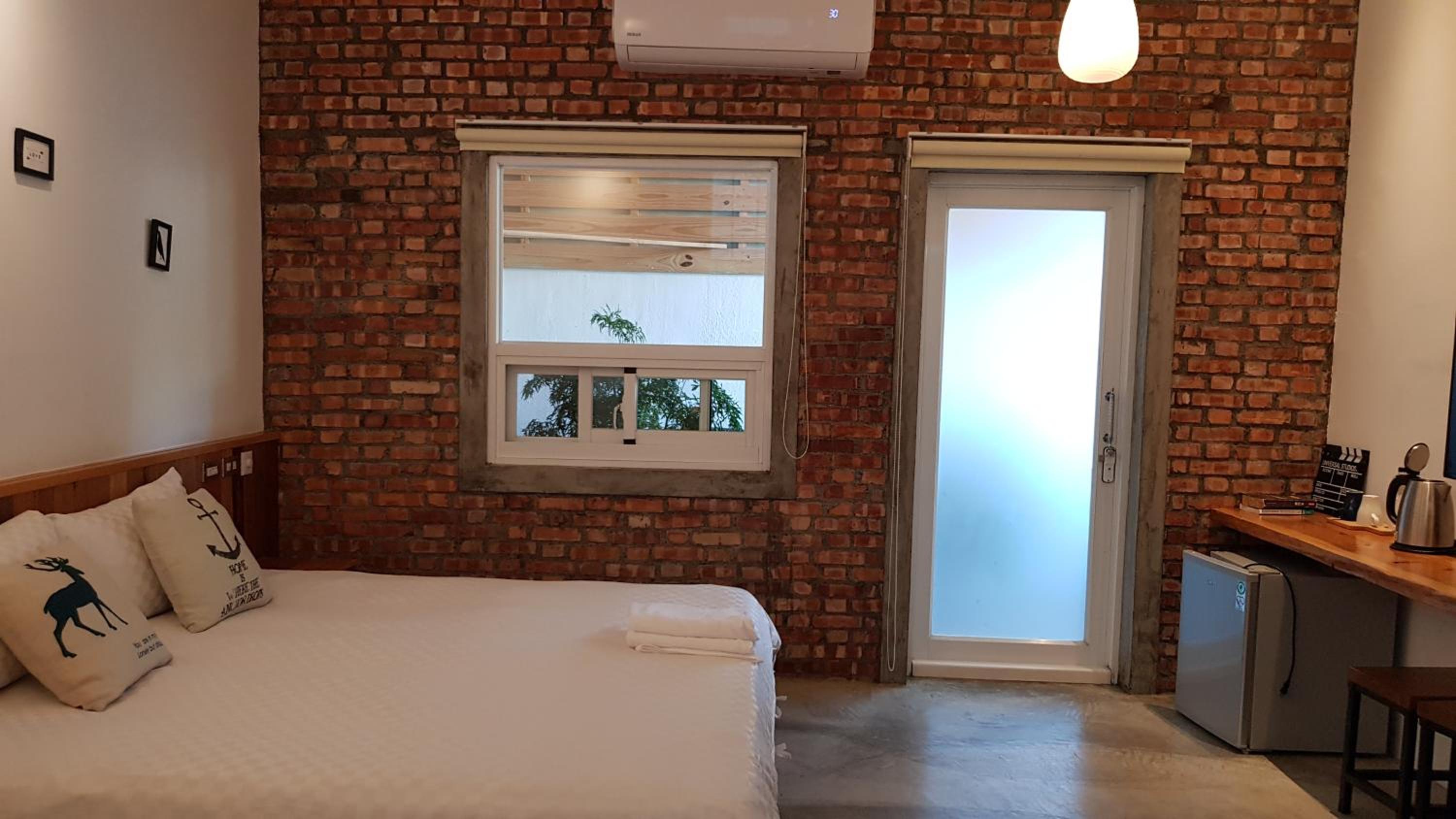 Queen Room with Balcony