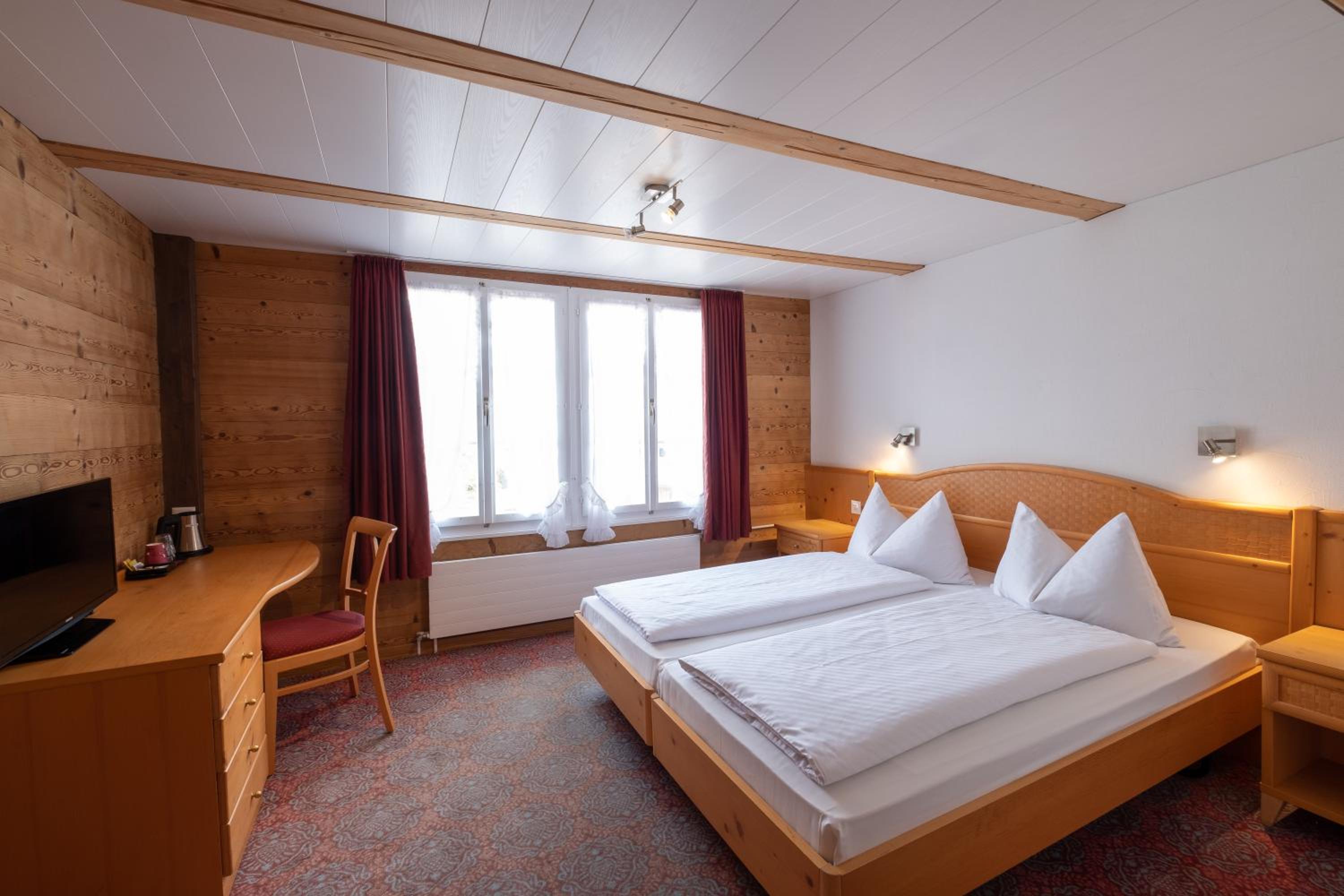 Standard Double or Twin Room - Photo 2