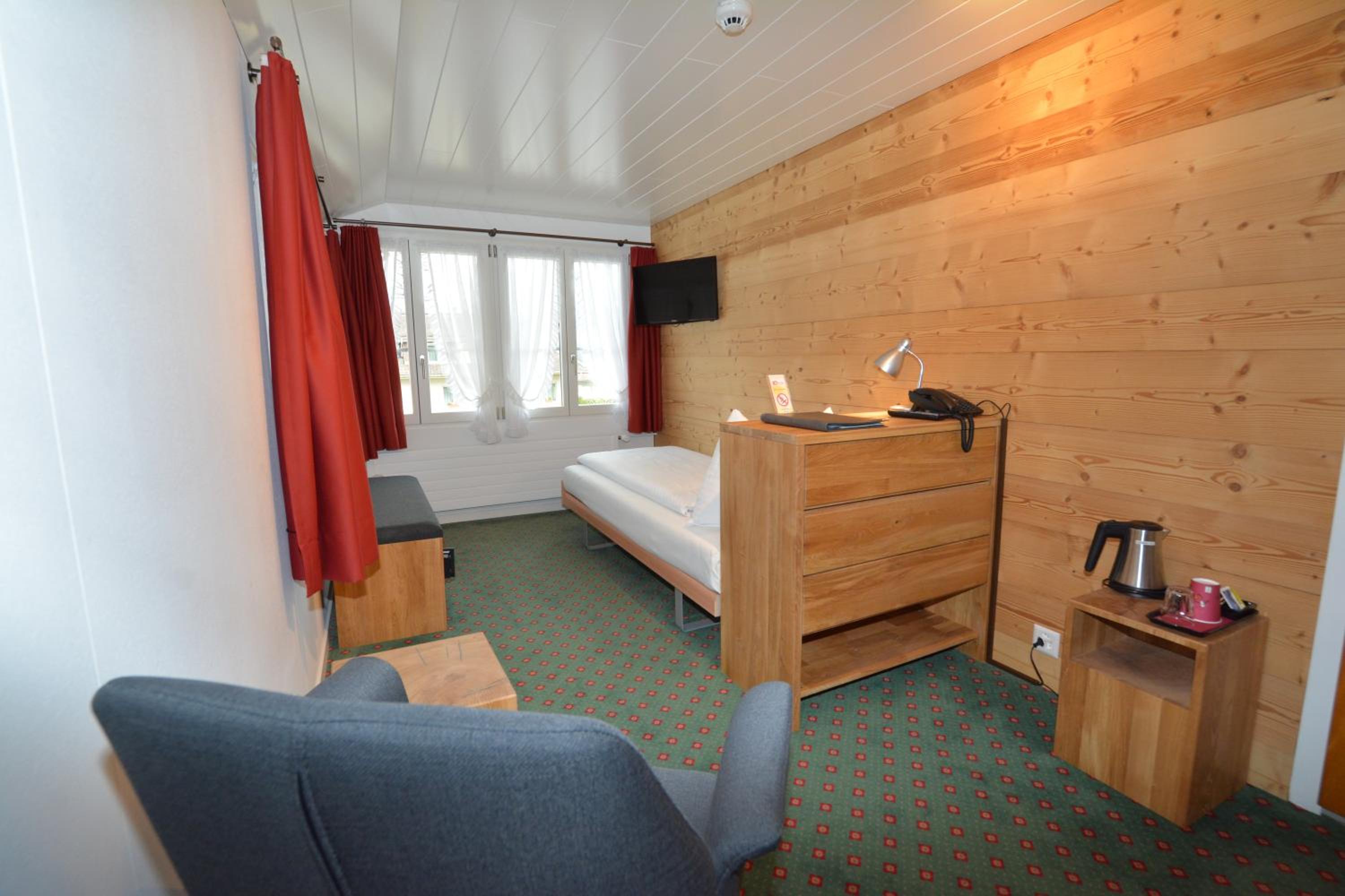 Standard Single Room - Photo 3