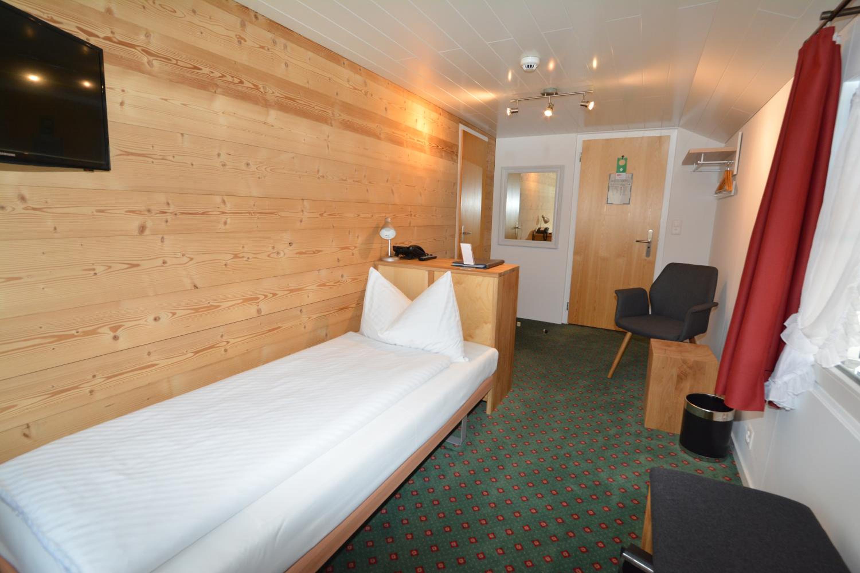 Standard Single Room - Photo 5