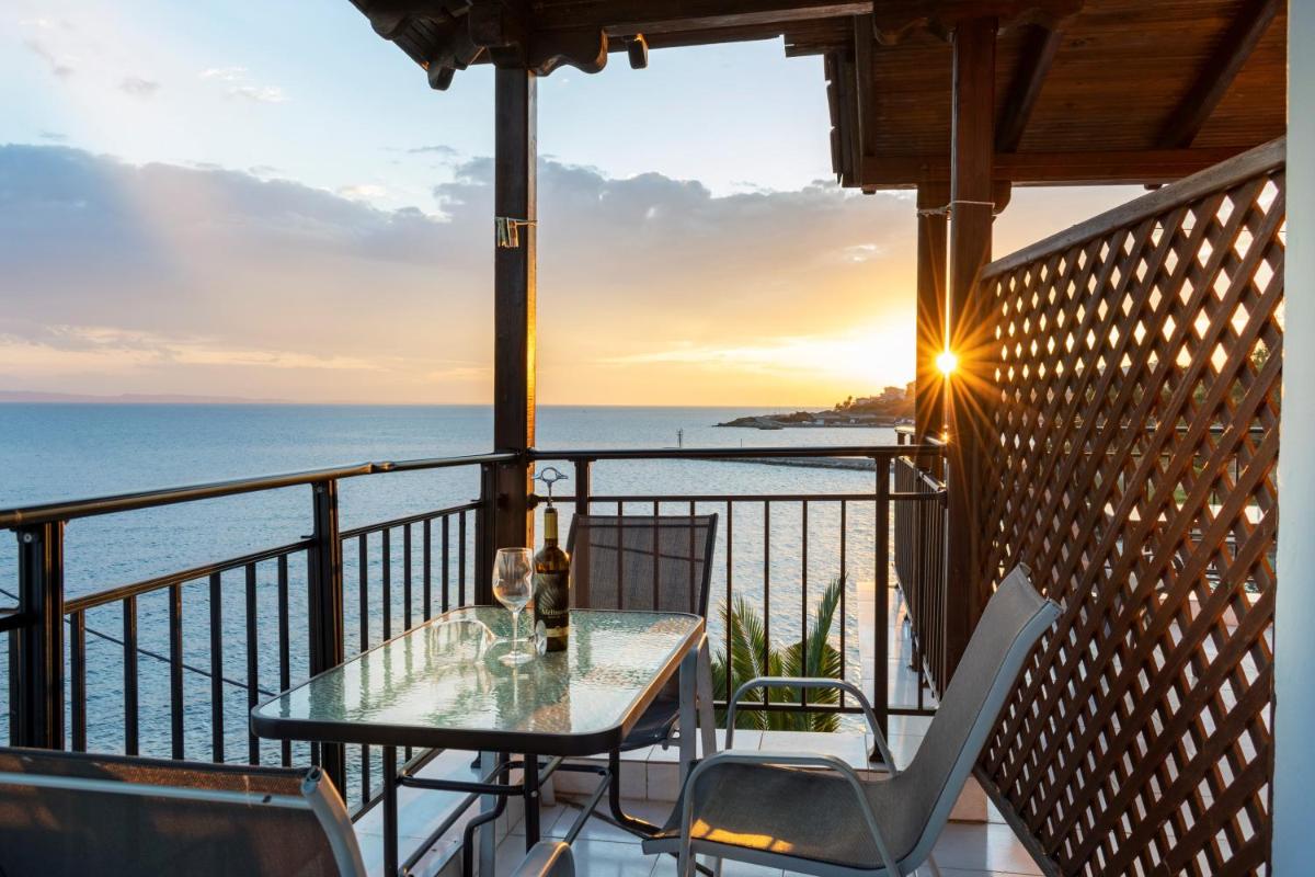 Studio with Sea View