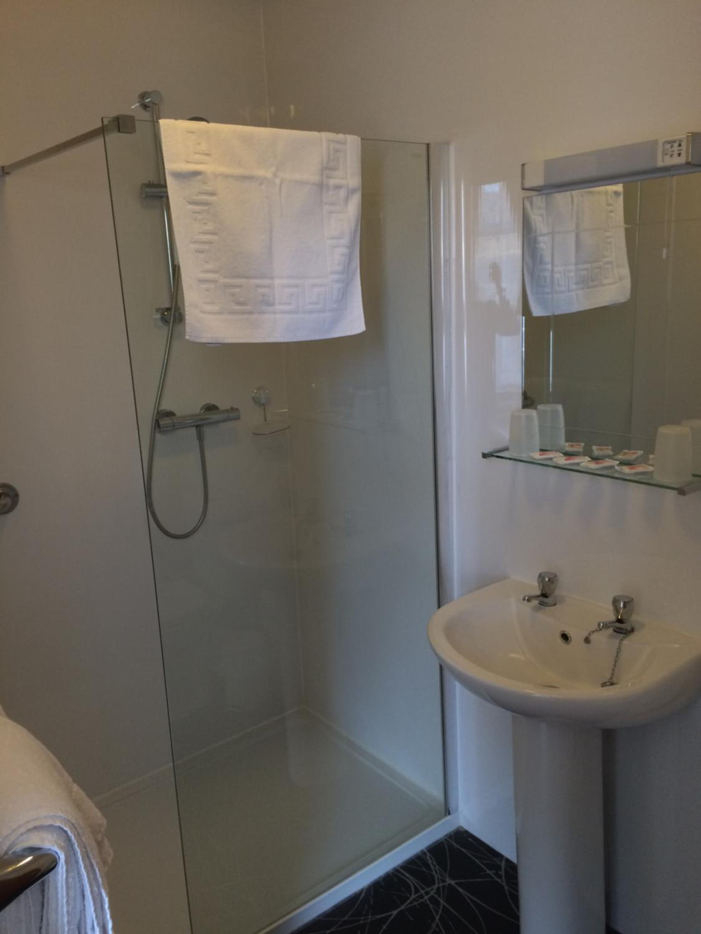 Standard Double or Twin Room photo 2