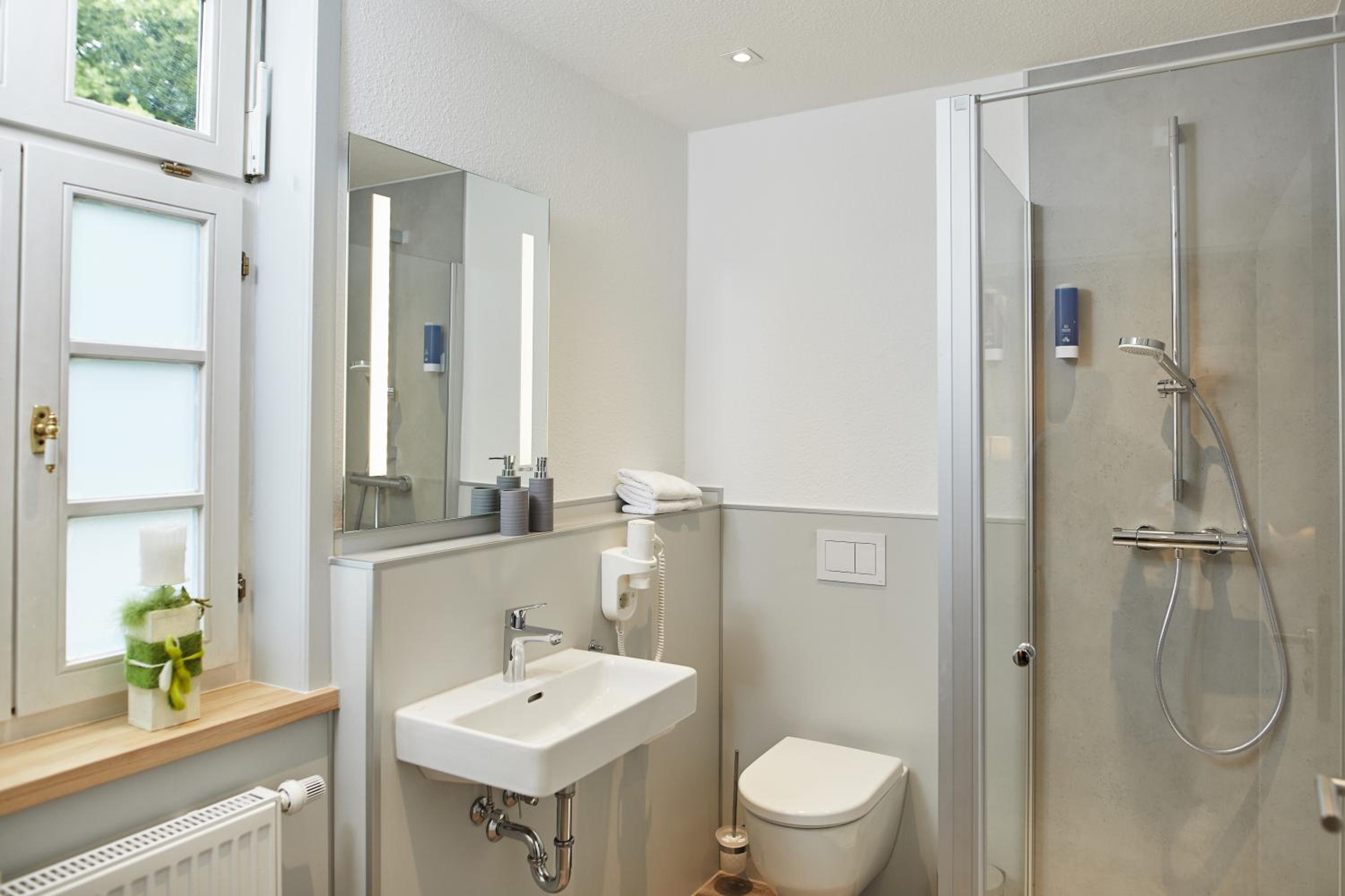 Standard Double Room - Photo 15