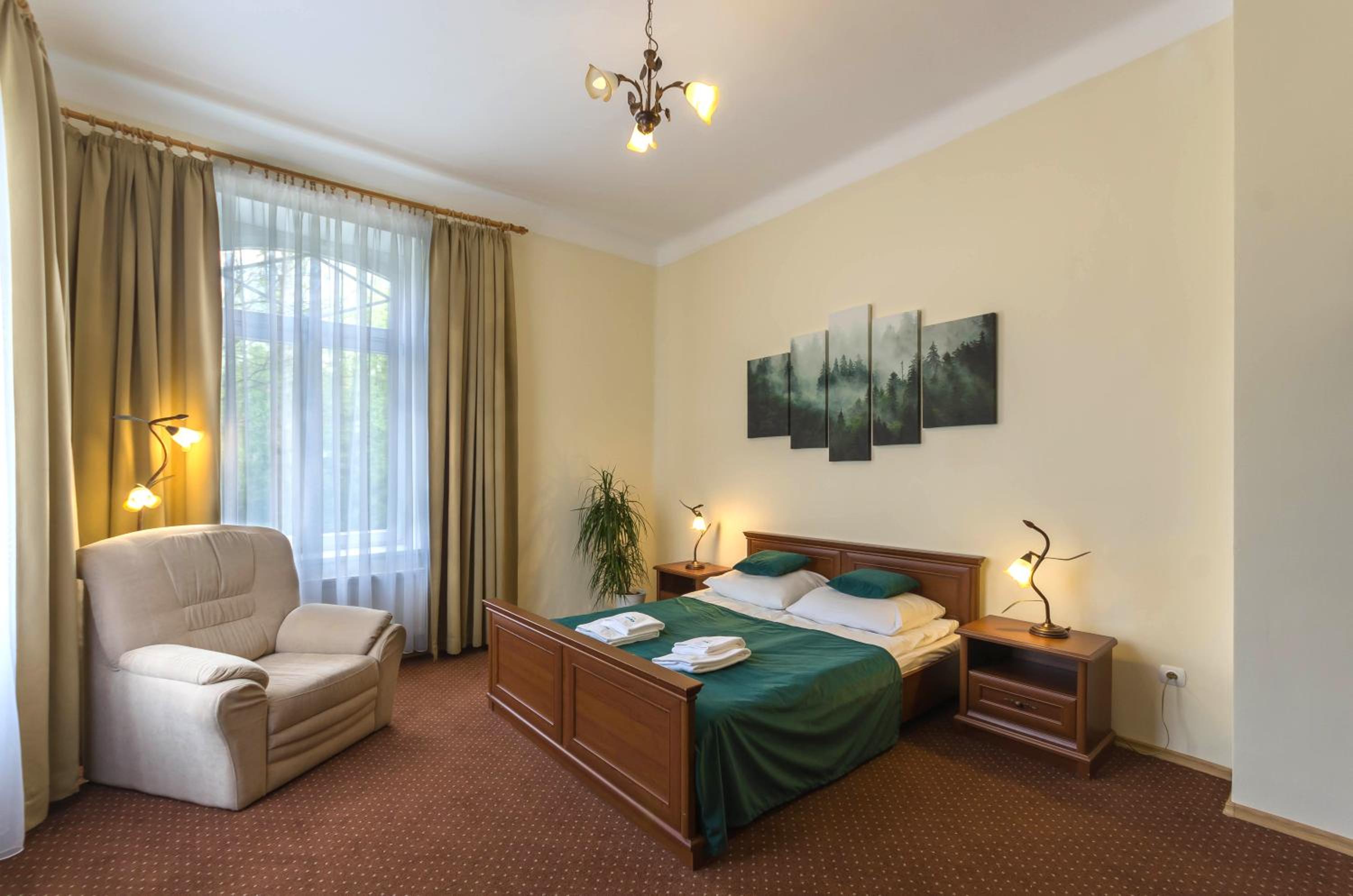 One-Bedroom Apartment - Photo 1