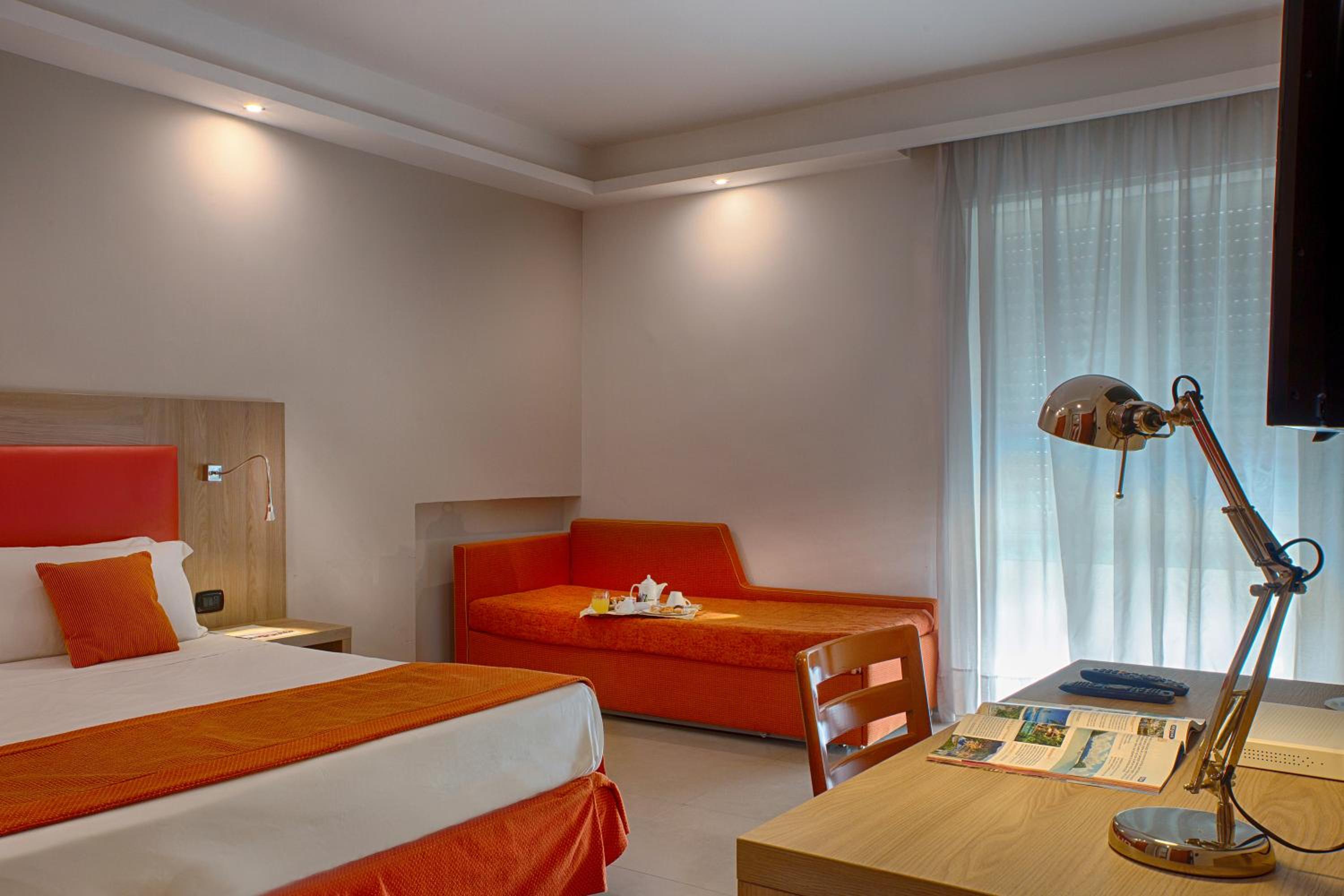 Standard Triple Room - Photo 1