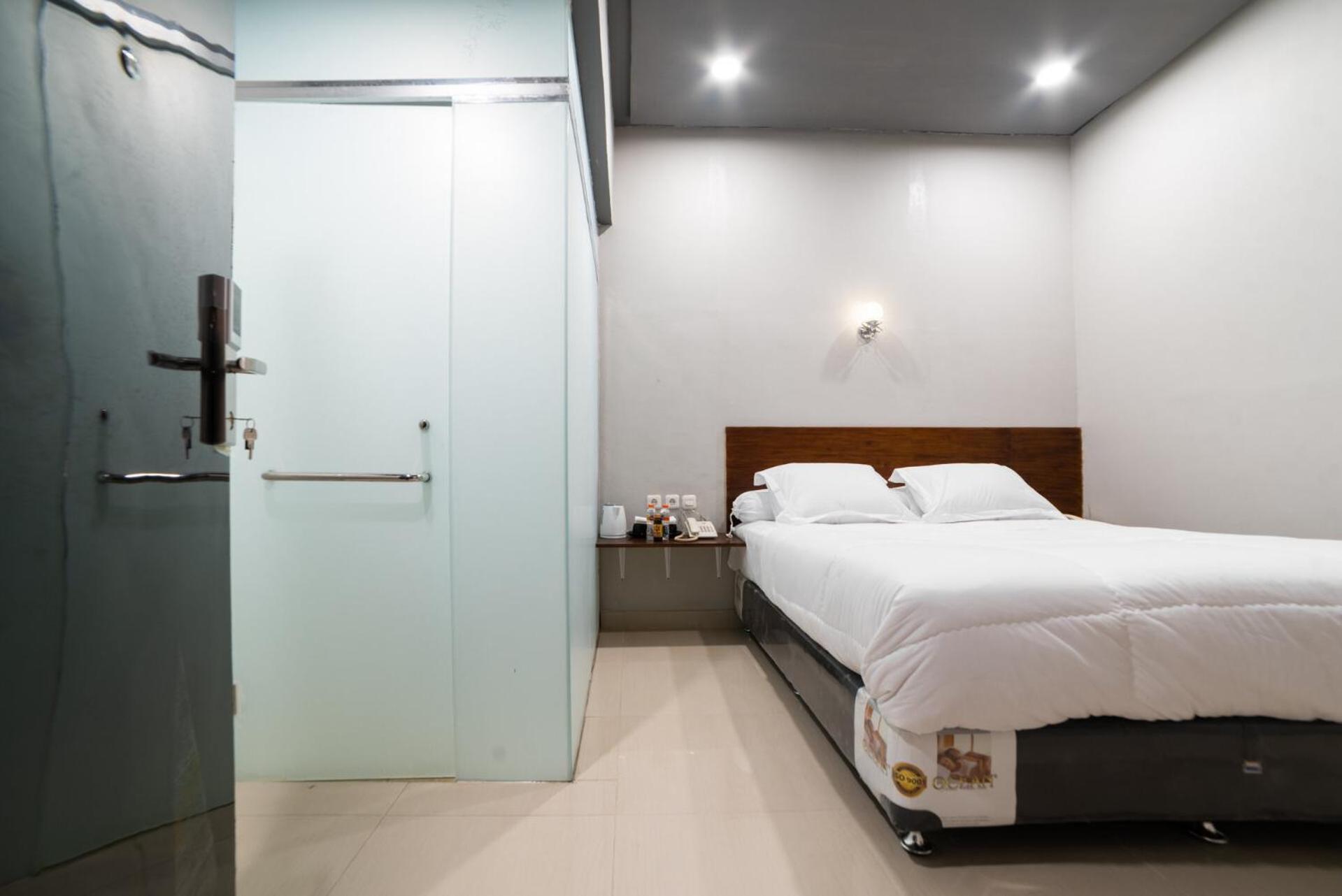 Deluxe Queen Room - Photo 1