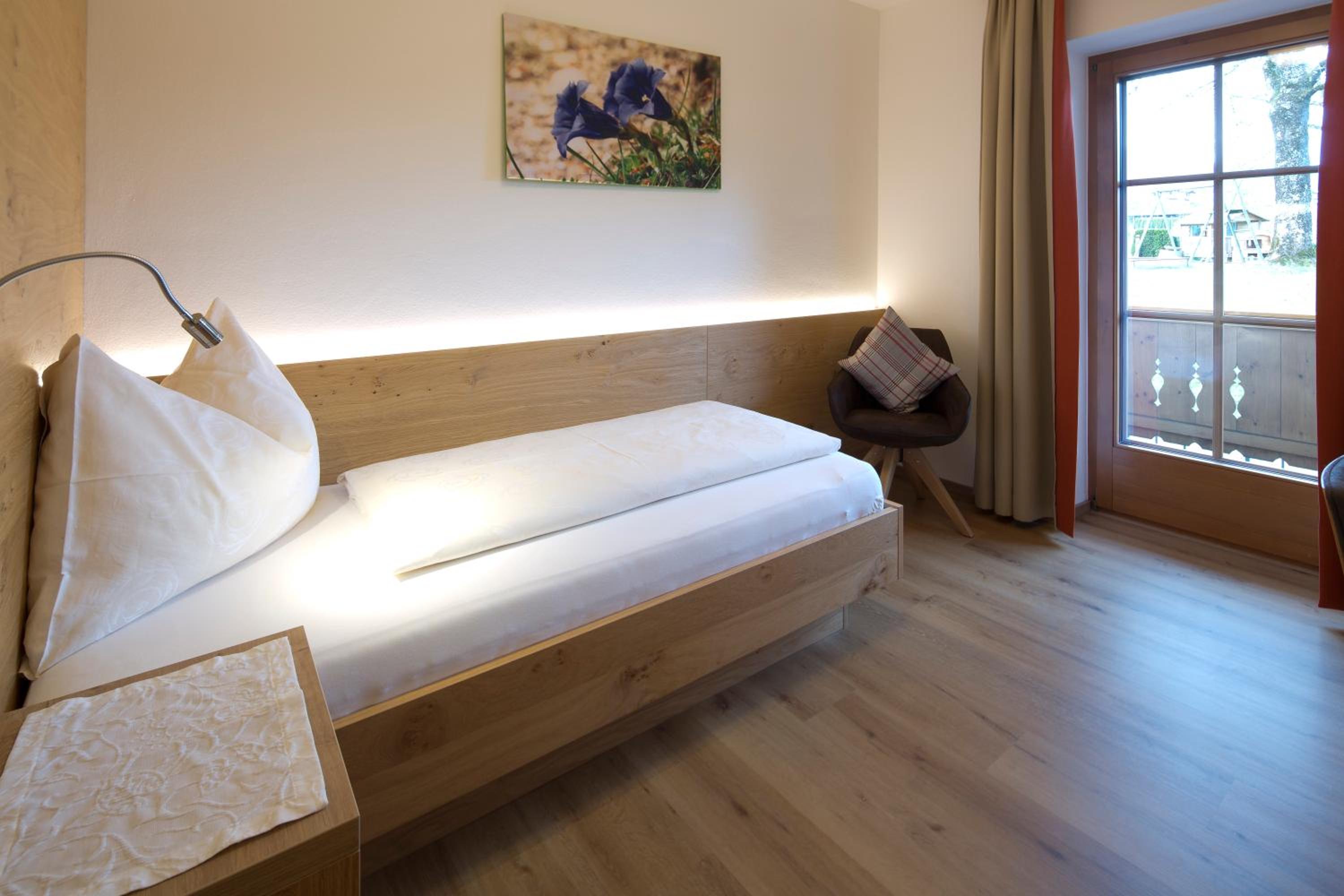 Deluxe Single Room with Balcony photo 2