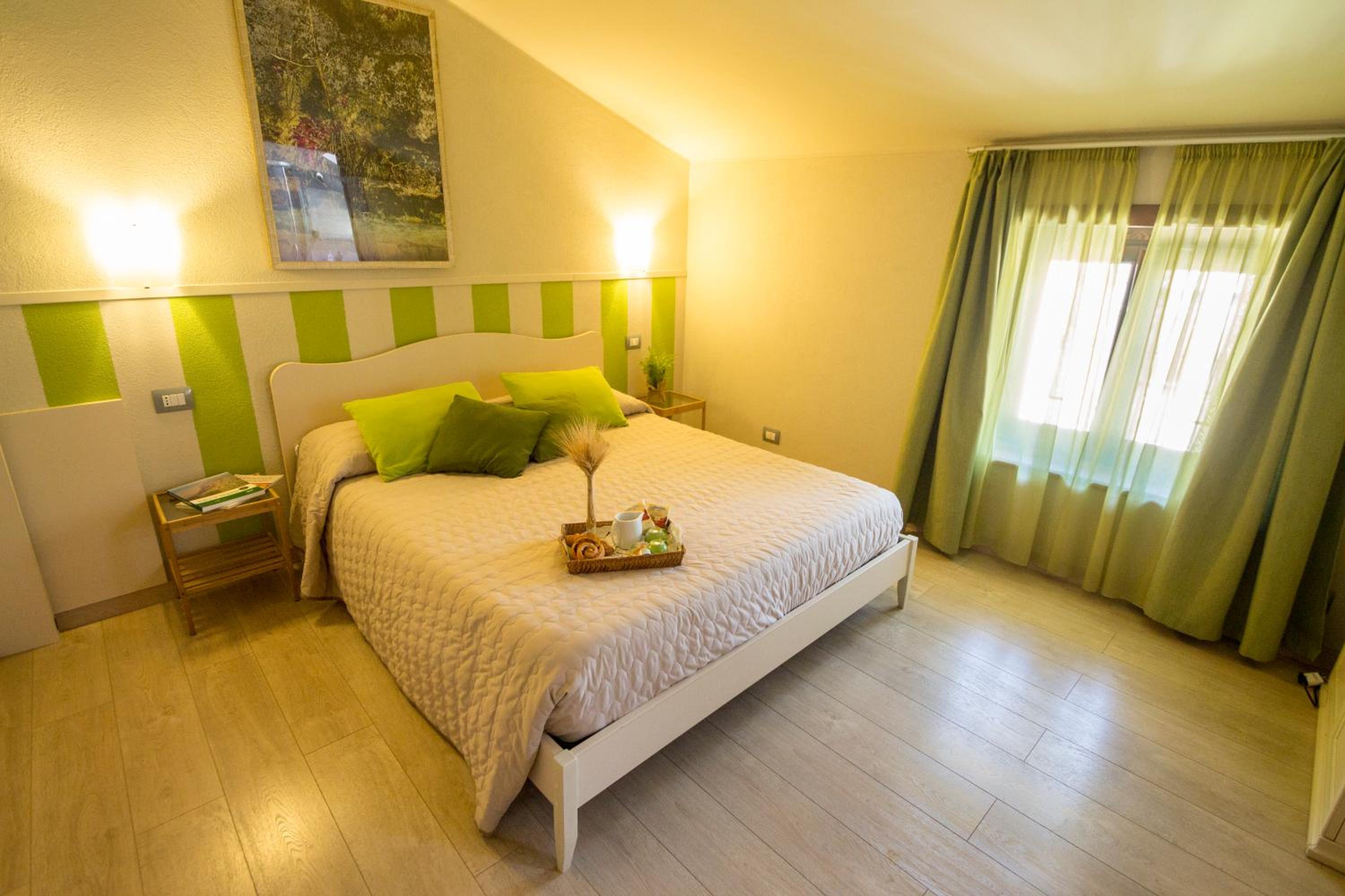 Triple Room with Private Bathroom photo 1