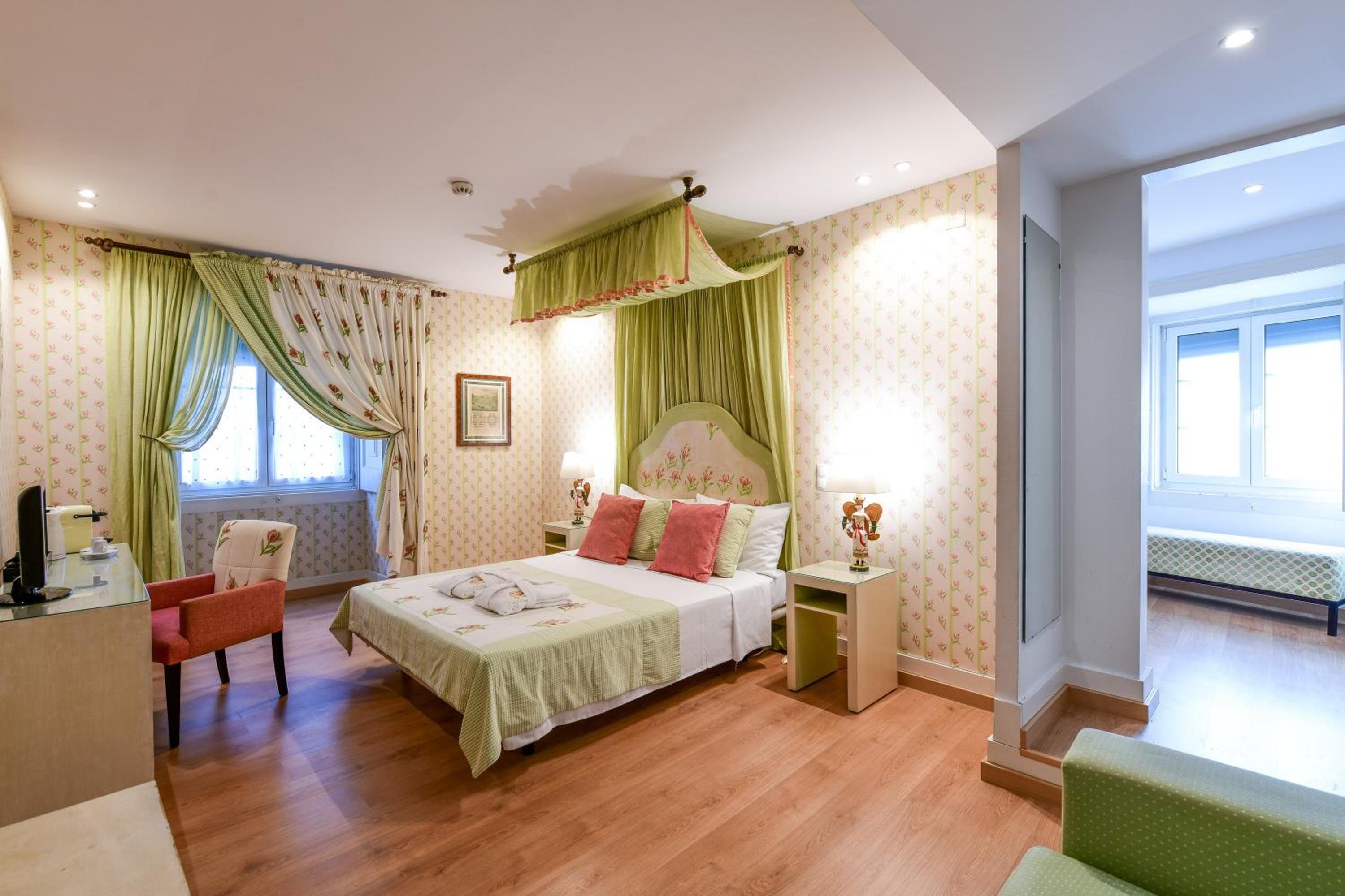Superior Double or Twin Room photo 3