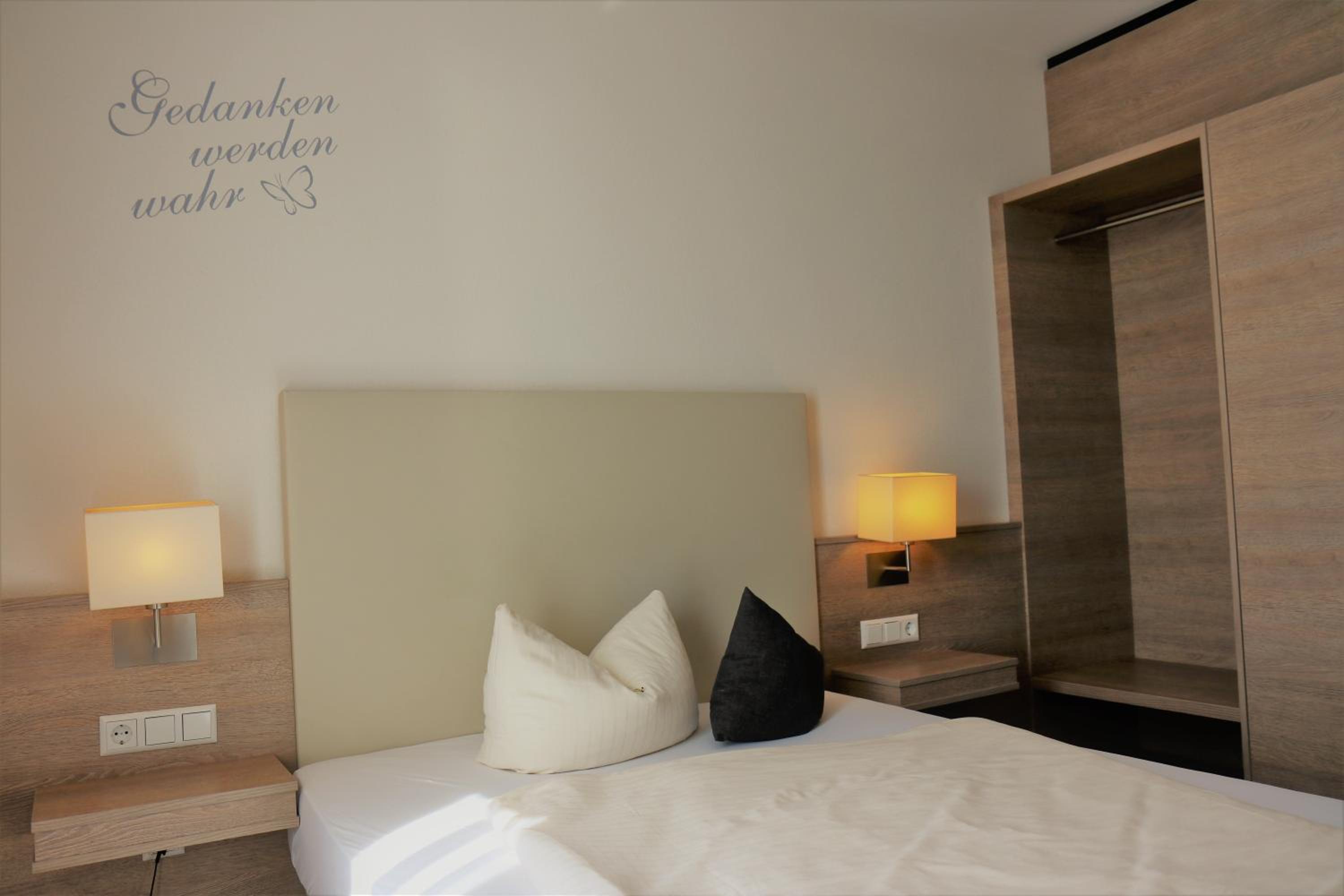 Single Room photo 3