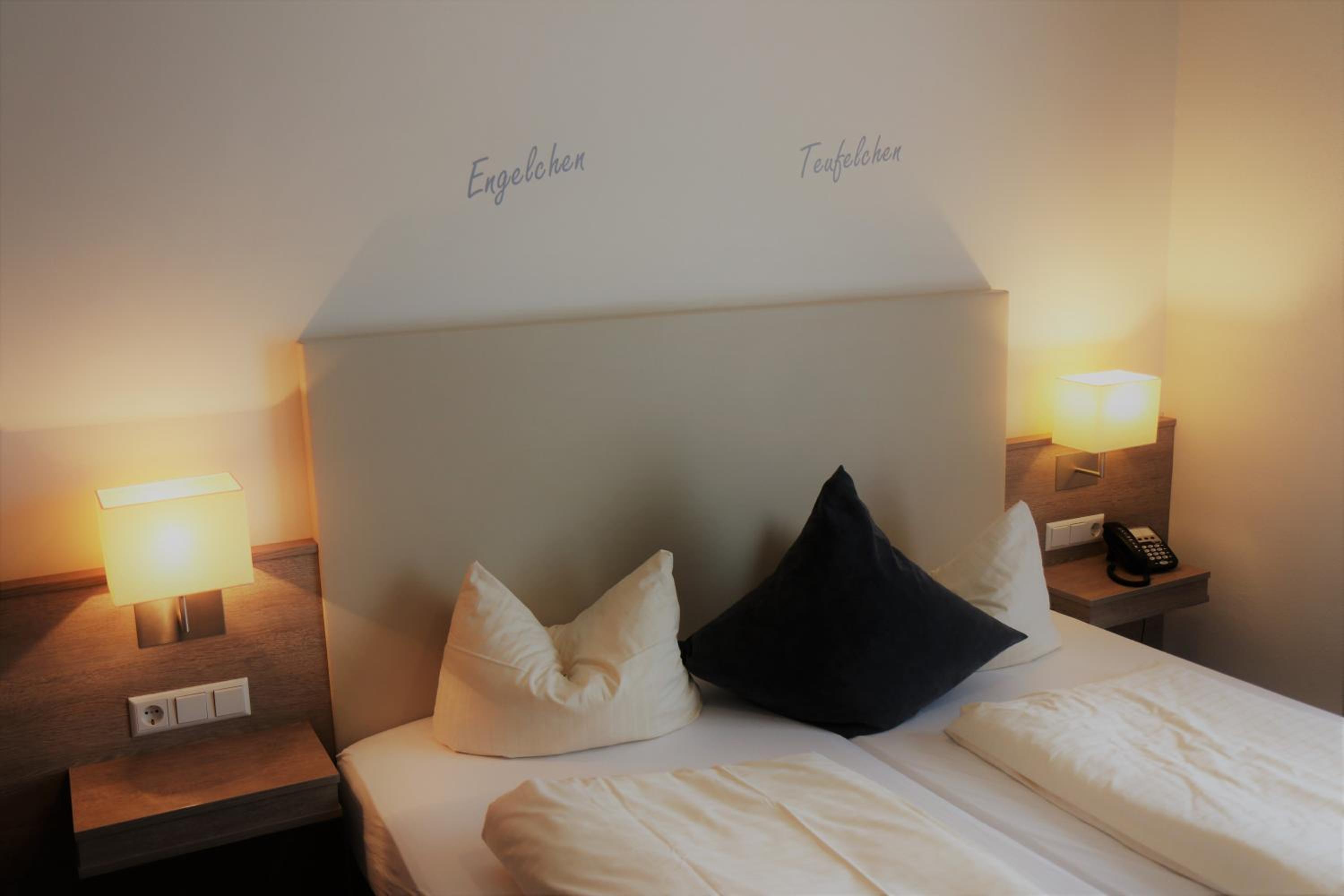 Double Room - Photo 5