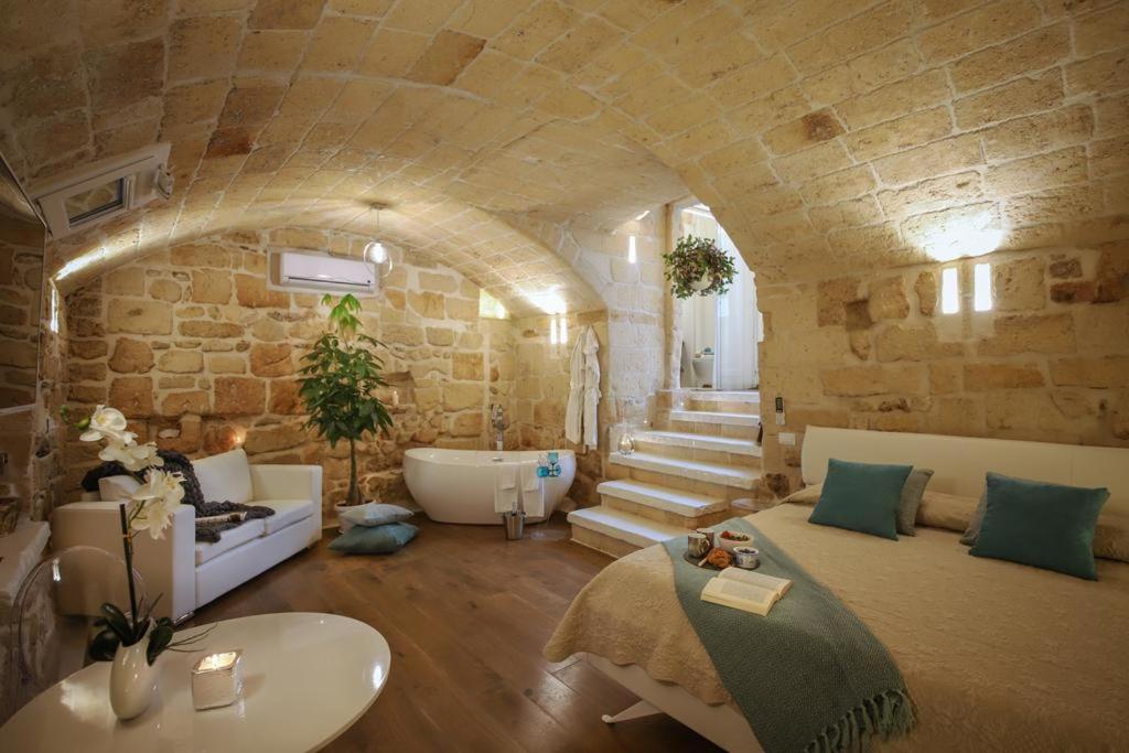One-Bedroom Apartment - Photo 8