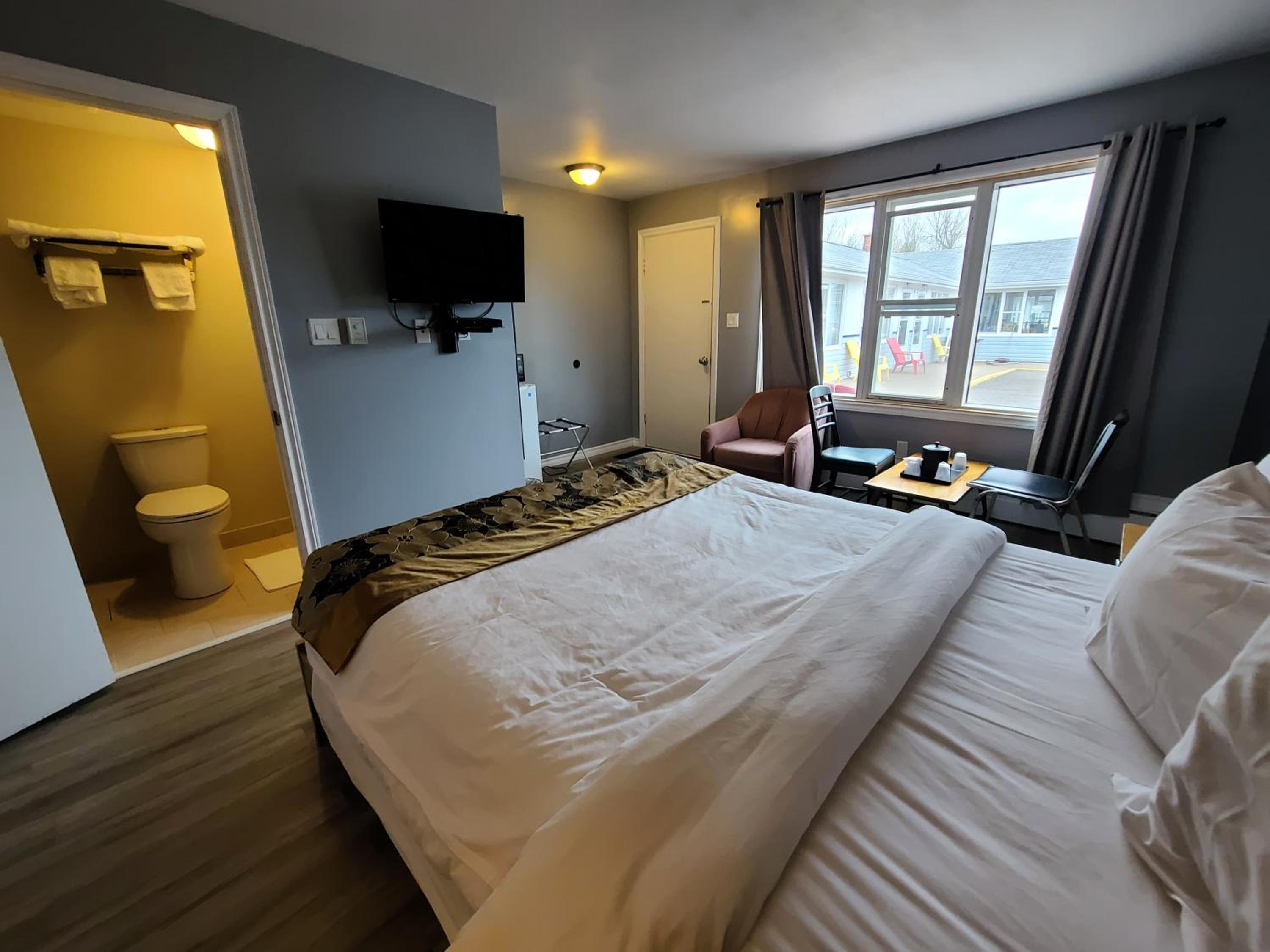 Queen Room photo 3