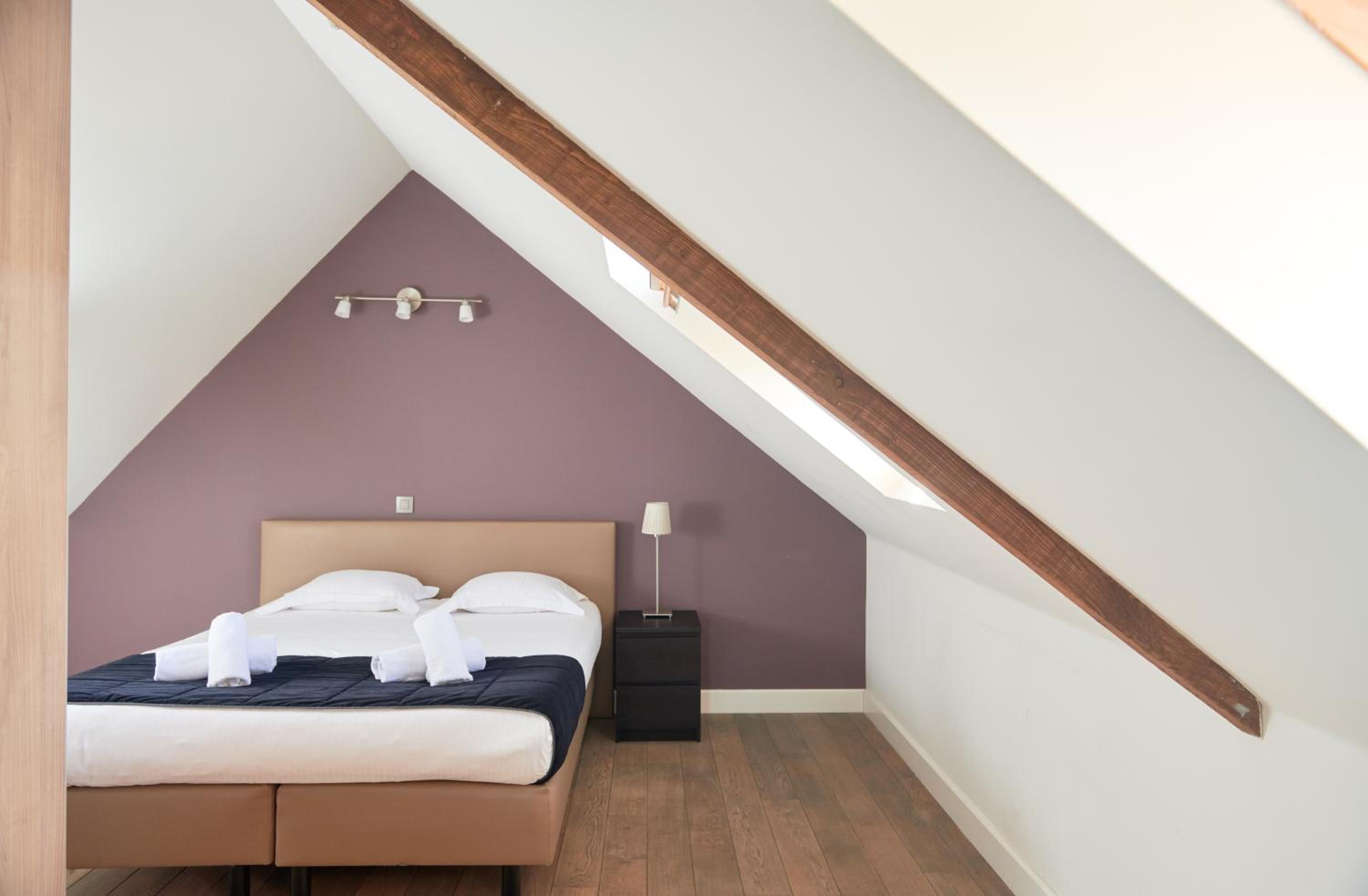 Large Double Room - Photo 1
