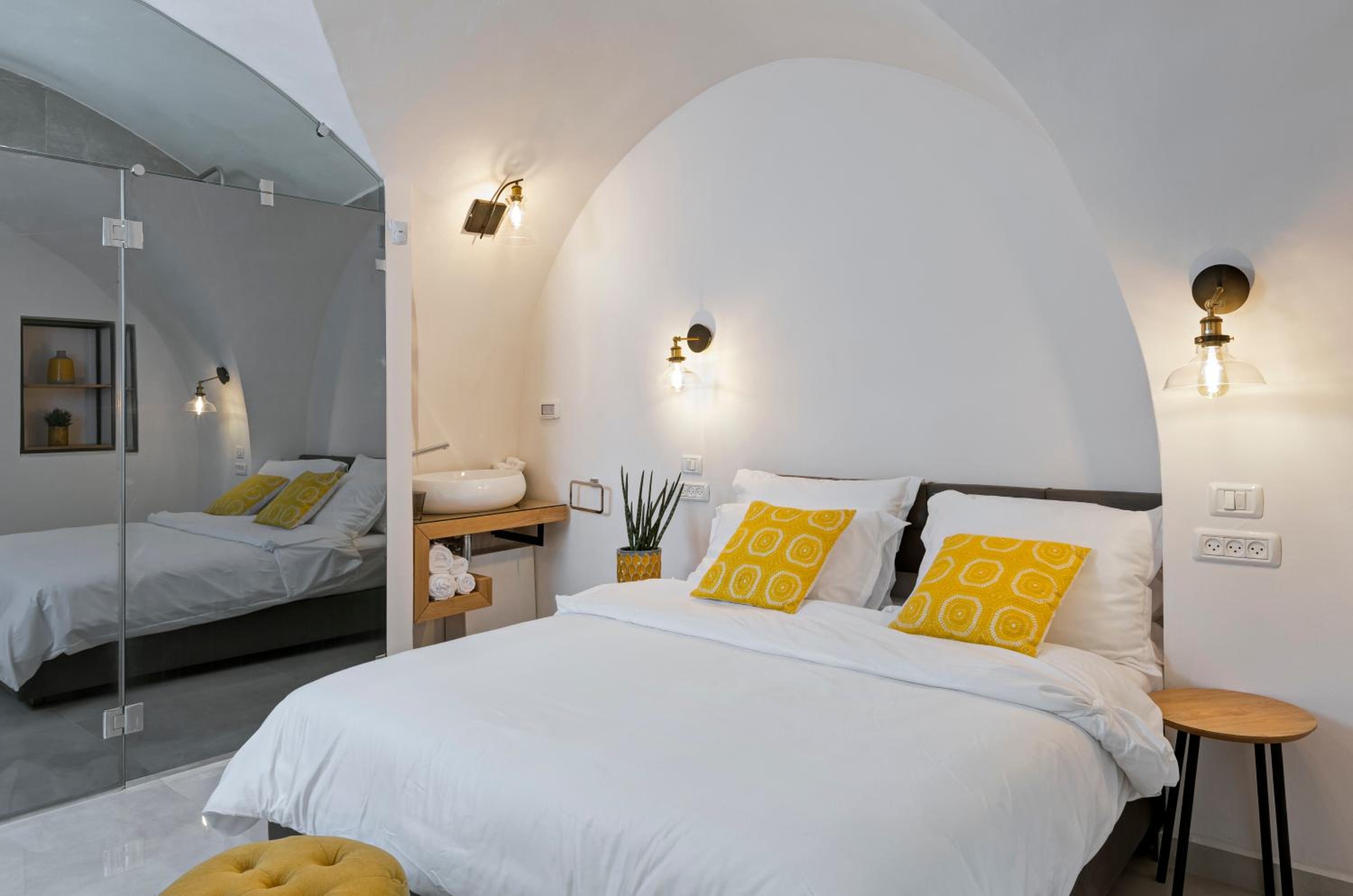 Deluxe Room - Photo 3