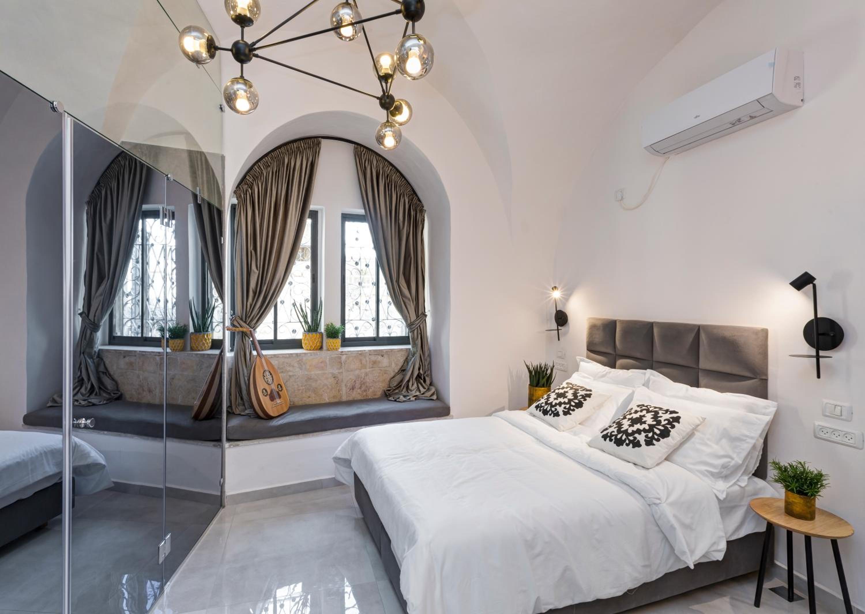 Two-Bedroom Suite - Photo 4