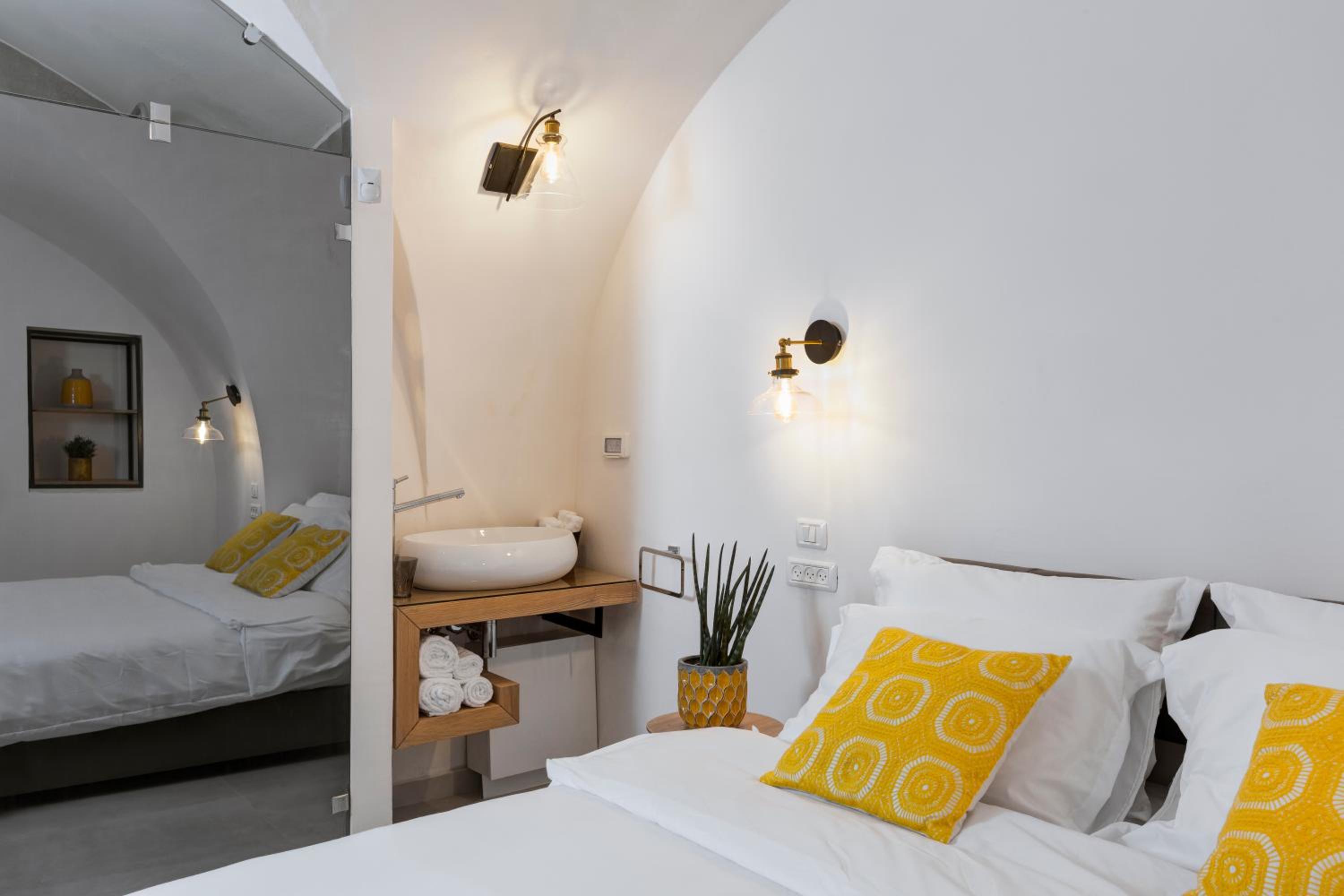 Deluxe Room - Photo 1