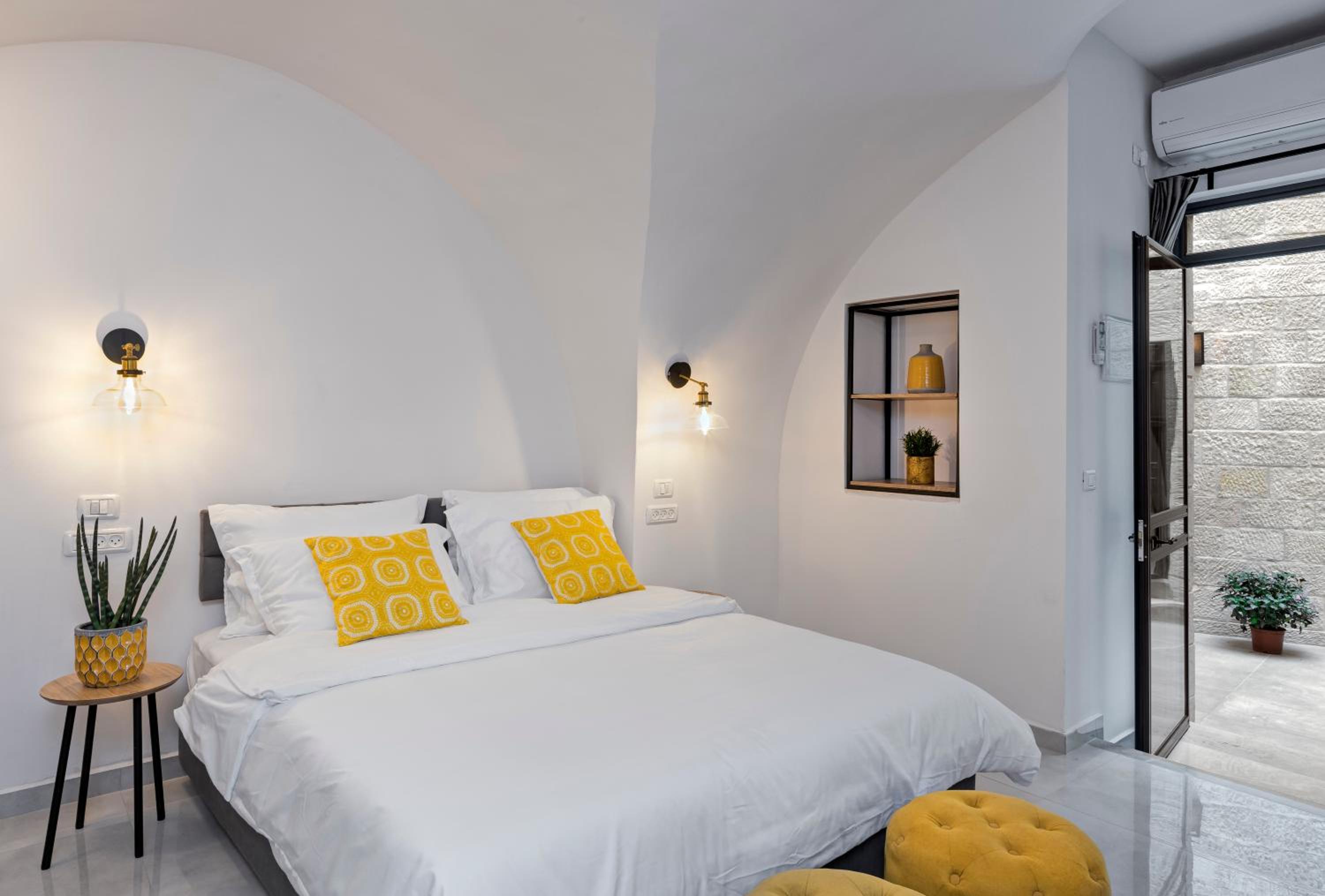 Deluxe Room - Photo 2