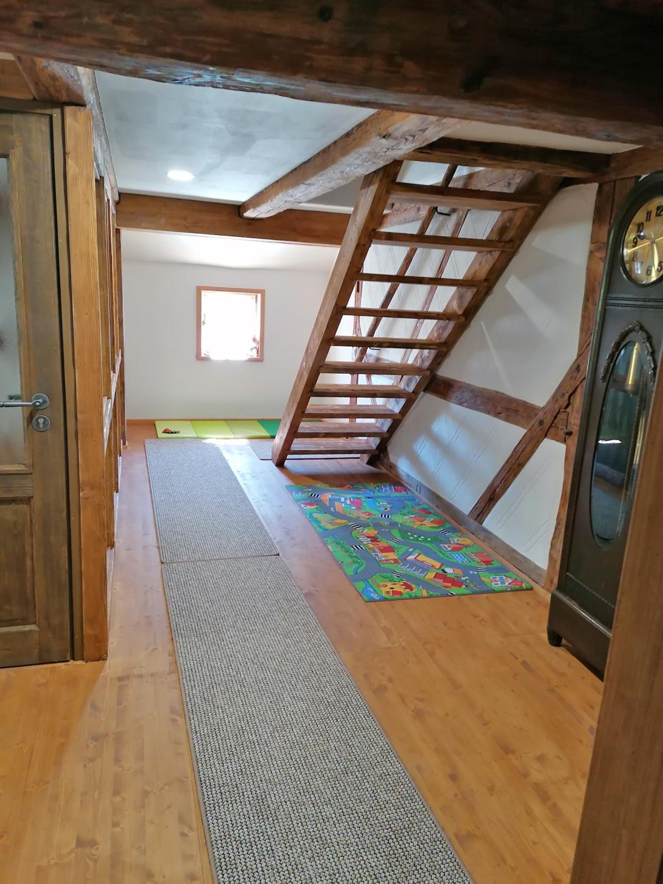 Standard Twin Room with Shared Bathroom photo 3