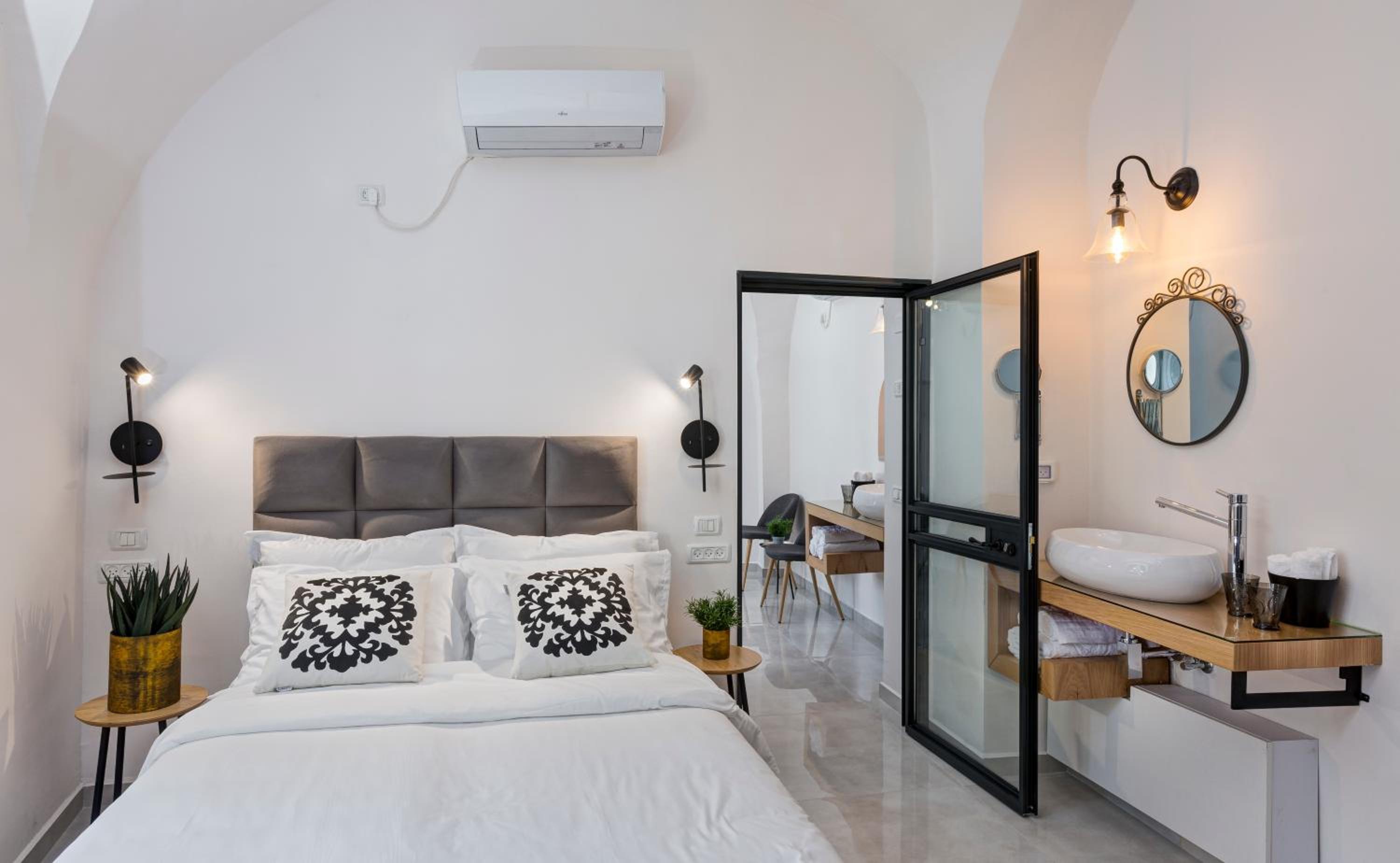 Two-Bedroom Suite - Photo 1