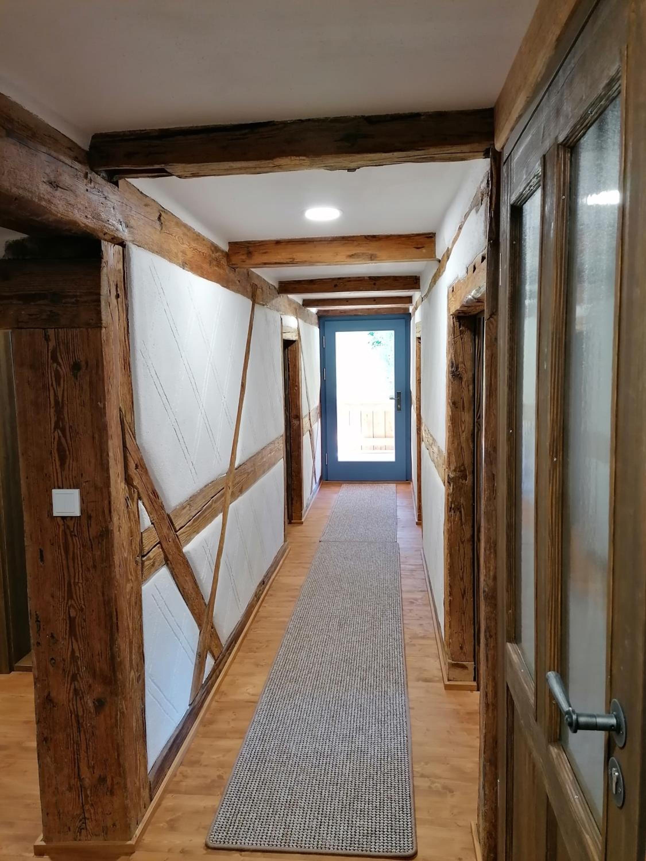 Standard Twin Room with Shared Bathroom photo 2
