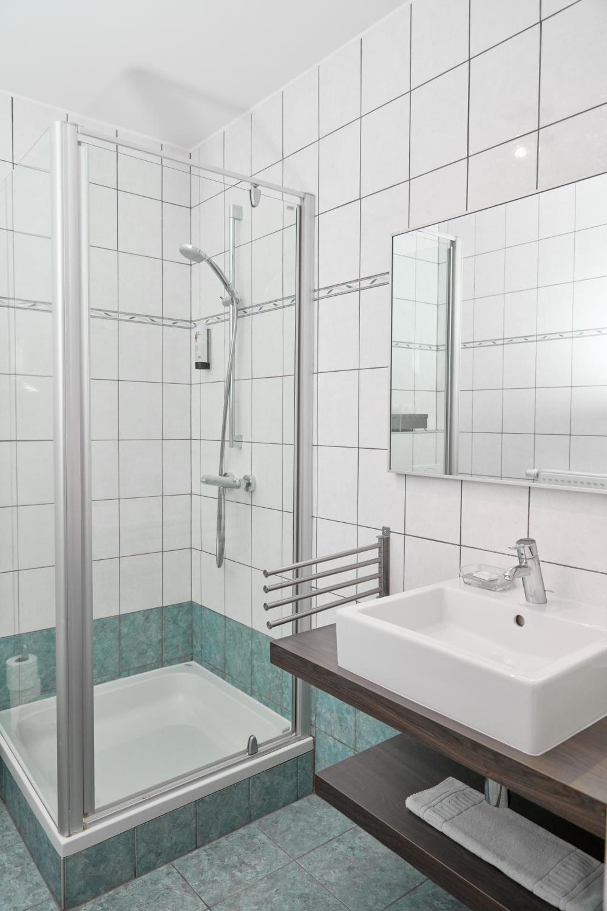 Double Room with Private Bathroom - Photo 5